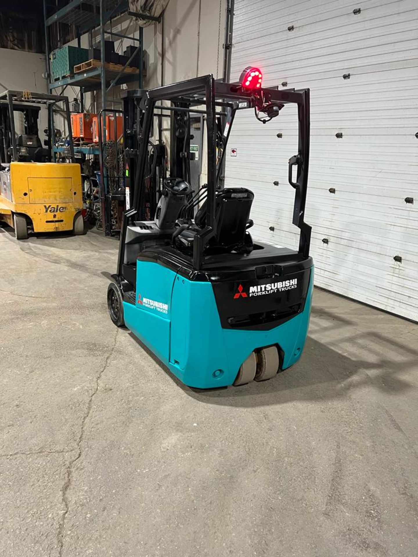 2018 Mitsubishi 3,000lbs Capacity Forklift 3-Wheel with 48V Battery with sideshift & 3-stage - Image 4 of 4