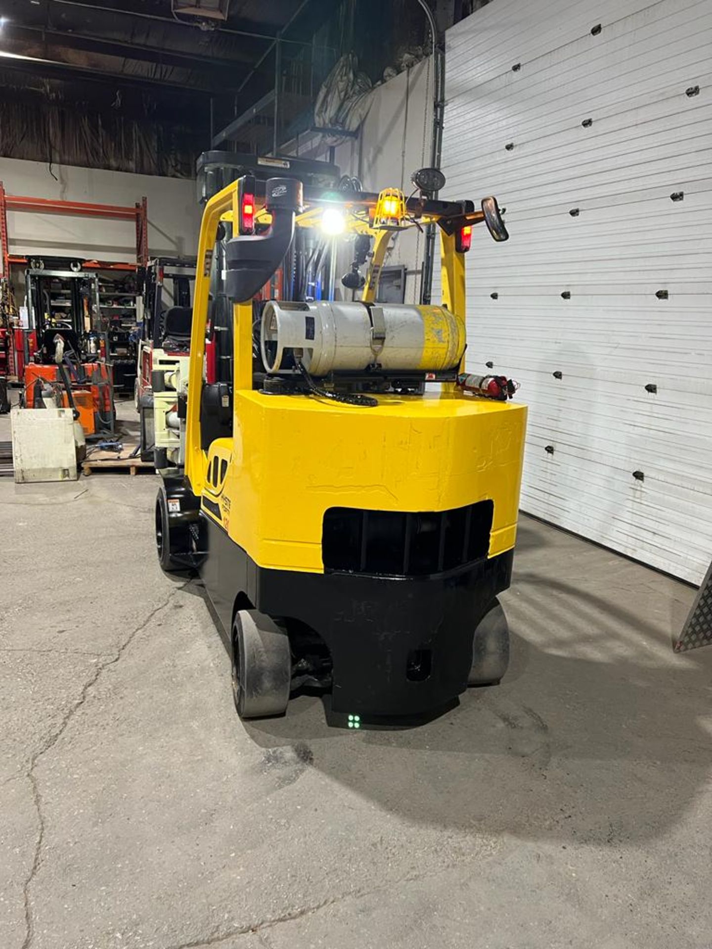 MINT ** 2017 Hyster 120 - 12,000lbs Capacity Forklift CASCADE ROLL CLAMP & Sideshift & positioner - Image 4 of 7