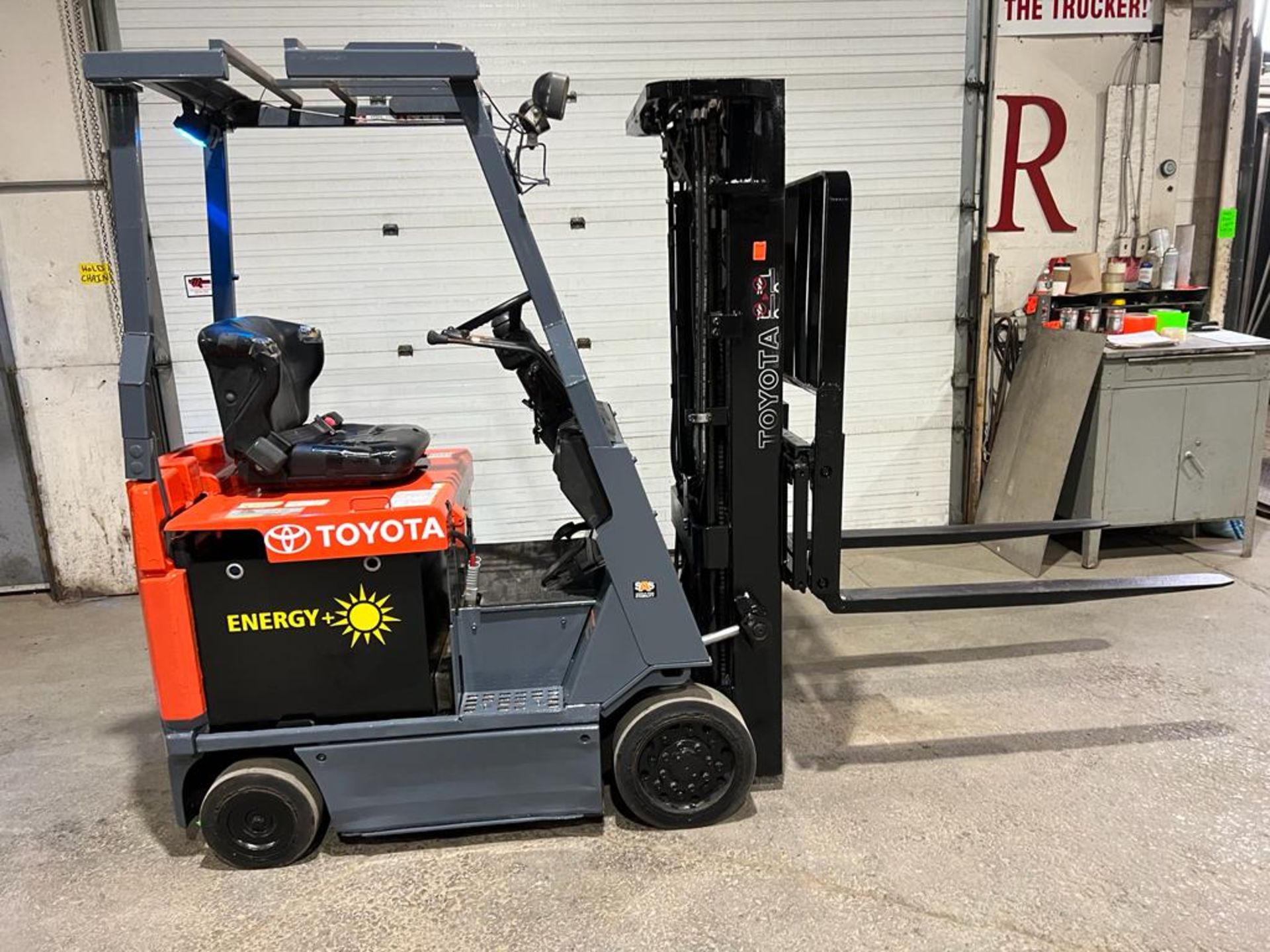 NICE Toyota 3,600lbs Capacity Electric Forklift NEW 36V Battery & NEW 48" Forks with 3-stage Mast