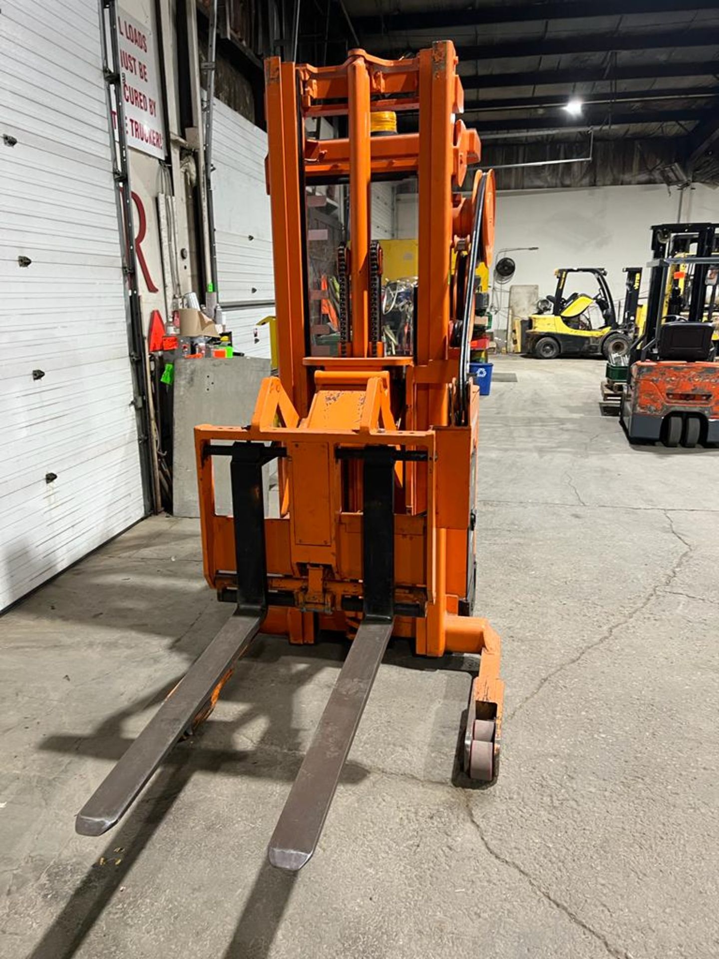 NICE Raymond Reach Truck 3,000lbs capacity with 48" Forks, 24V electric with sideshift & 3-stage - Image 2 of 3