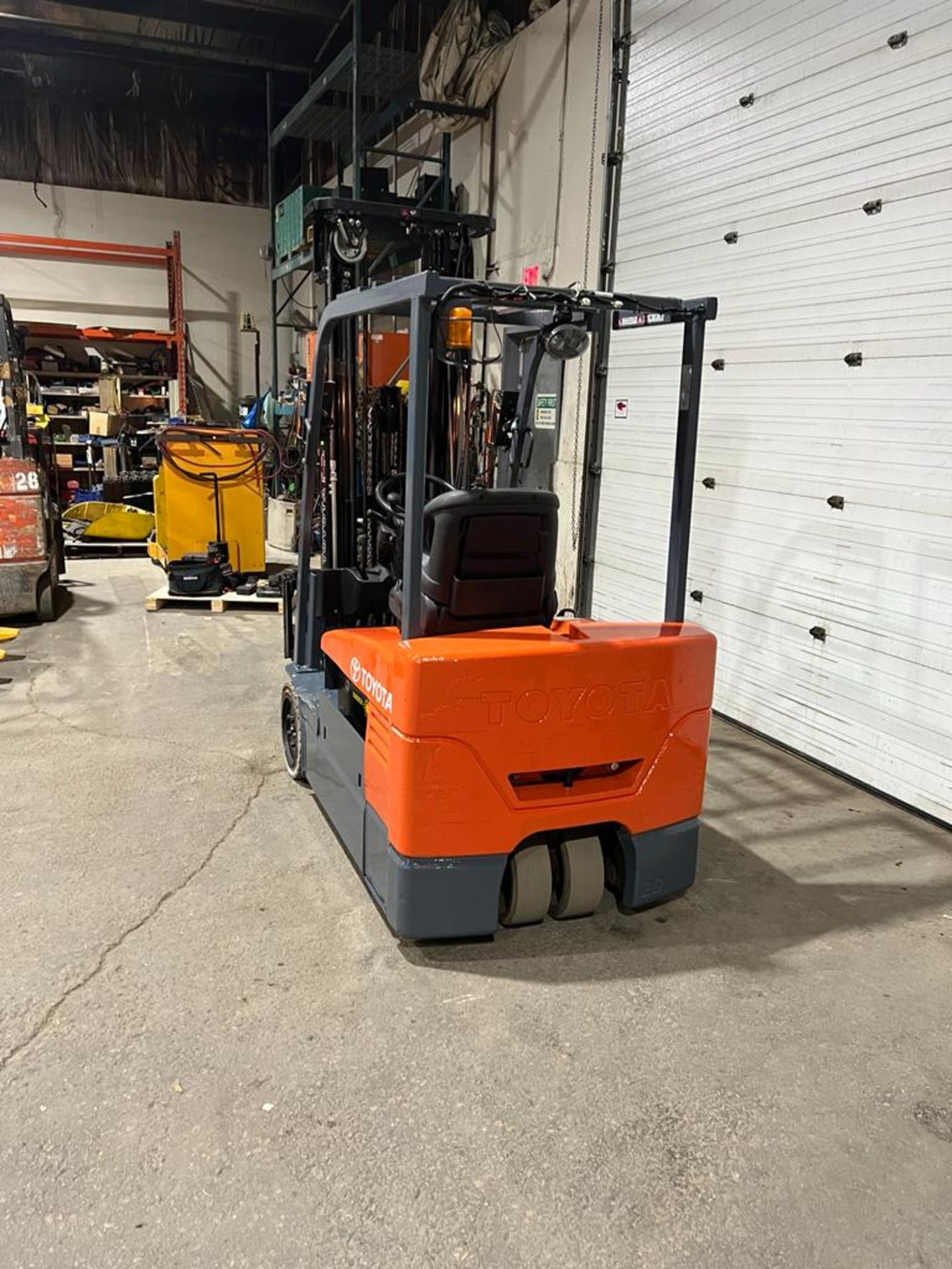 NICE Toyota 4,000lbs Capacity Forklift Electric 36V 3-Wheel with Sideshift 3-stage mast - FREE - Image 2 of 4