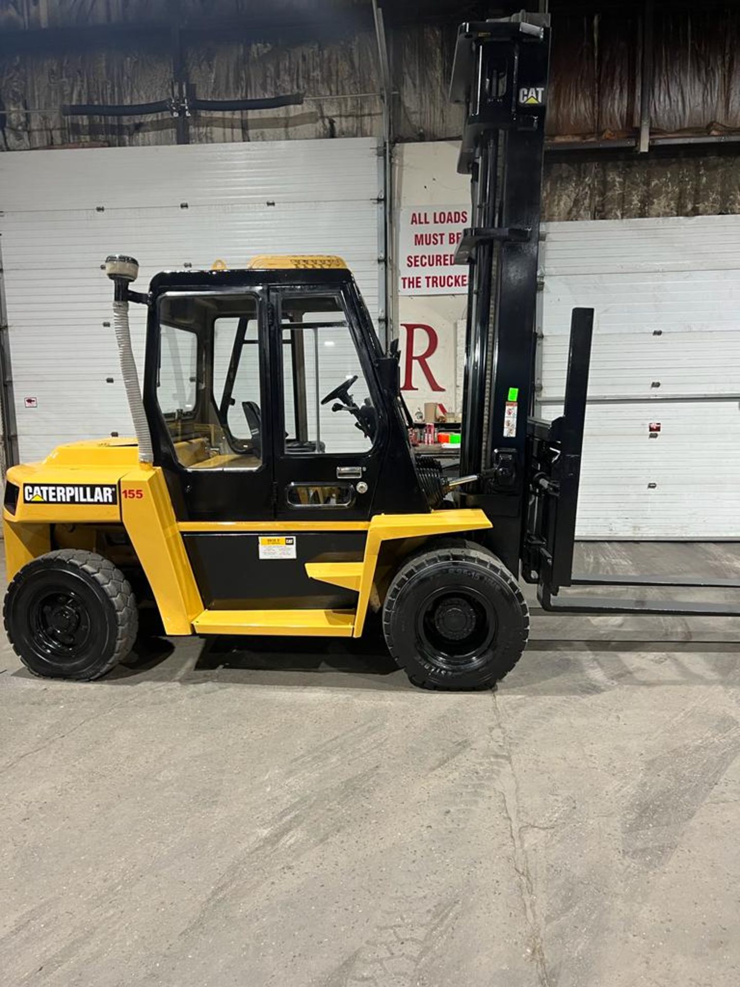 2007 CAT 15,500lbs Capacity OUTDOOR Forklift FULLY REBUILT TRANSMISSION - DUAL FRONT TIRES 72" Forks - Image 9 of 9