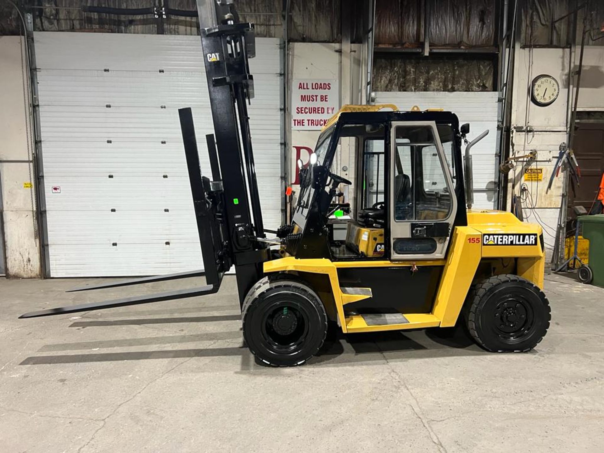 CAT 15,500lbs Capacity OUTDOOR Forklift FULLY REBUILT TRANSMISSION - DUAL FRONT TIRES 72" Forks