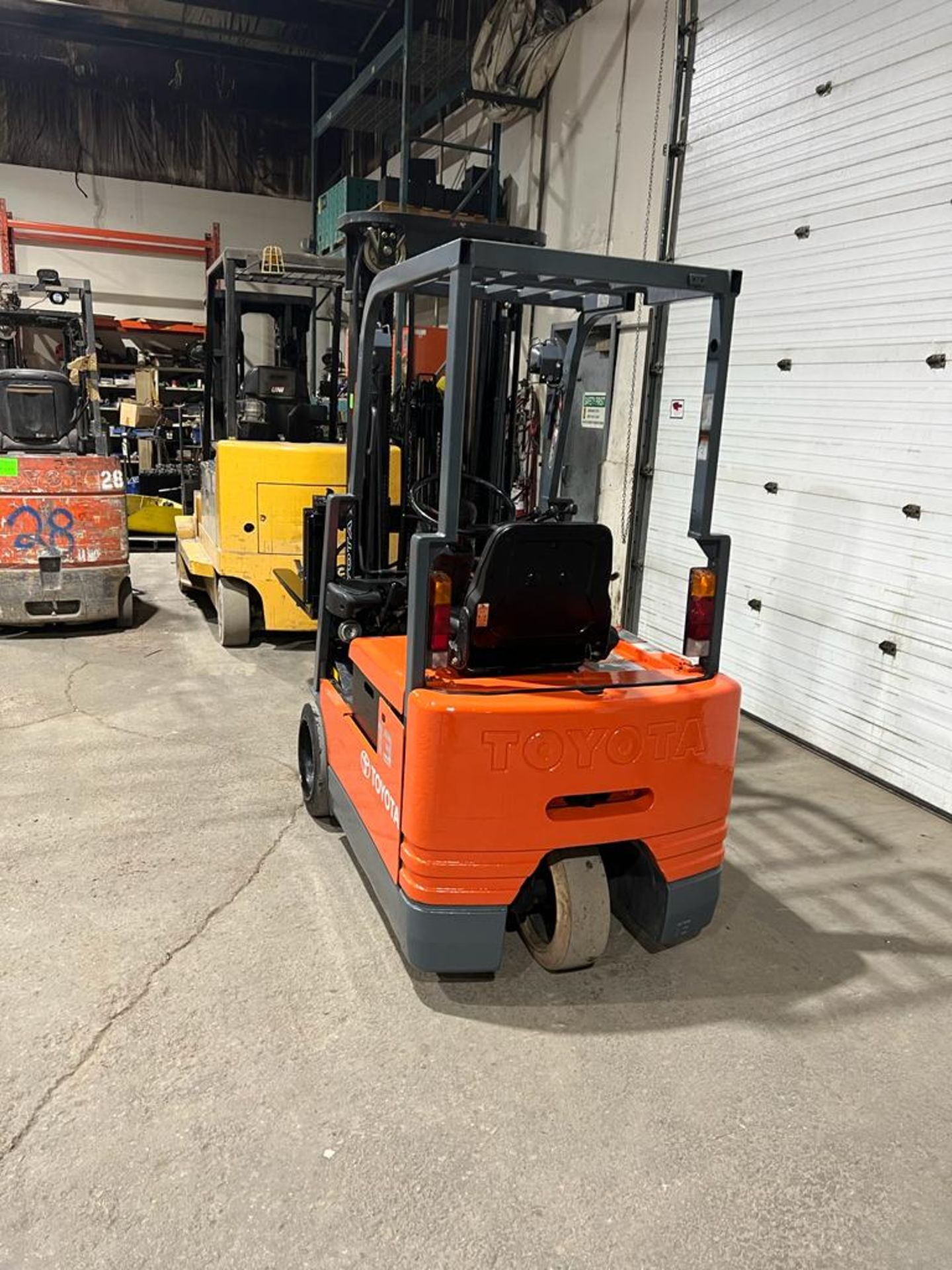 NICE Toyota 2,600lbs Capacity Forklift Electric 36V 3-Wheel with Sideshift 3-stage mast - FREE - Image 3 of 3