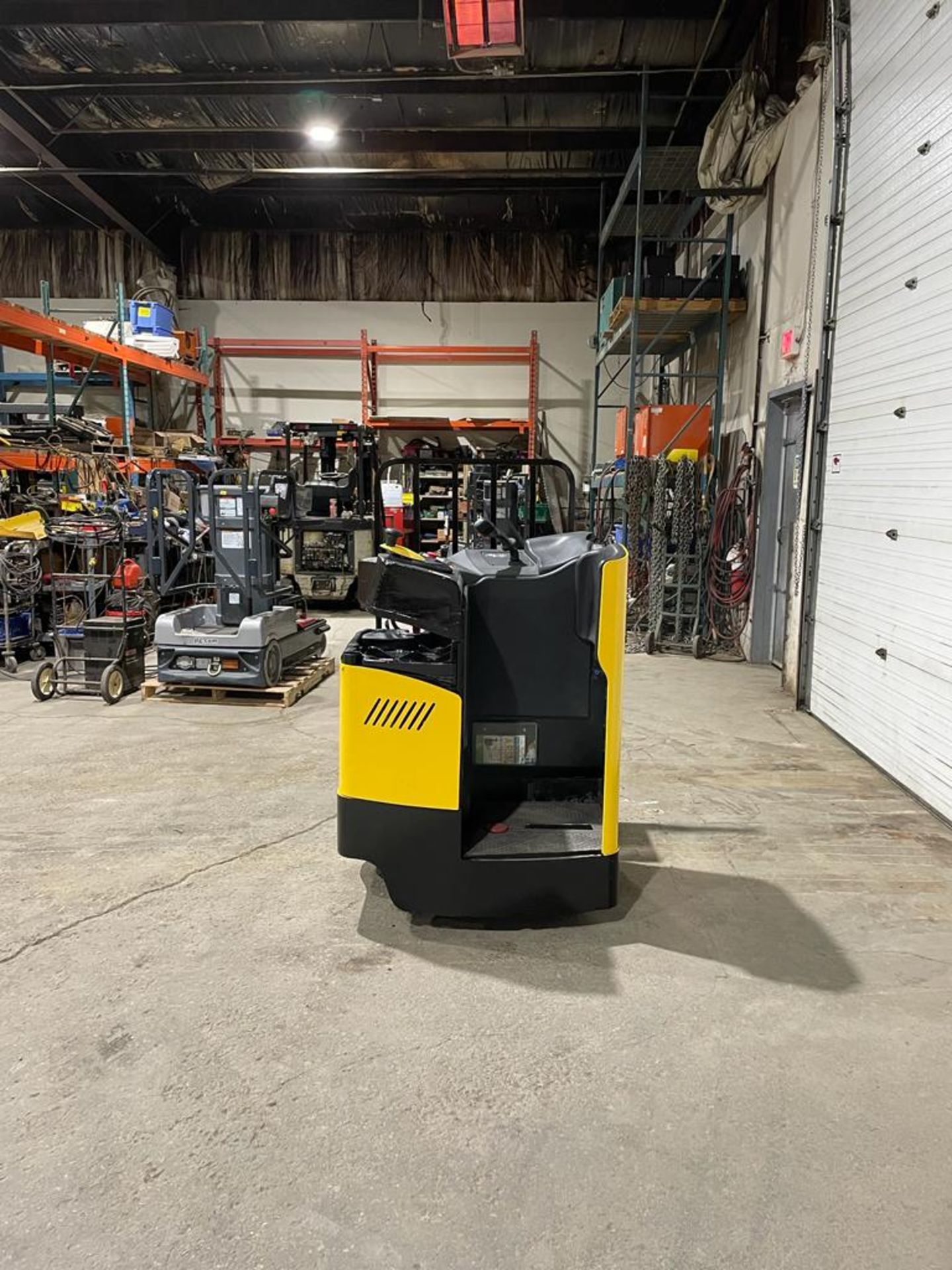 NICE 2015 Hyster Ride-On END RIDER Powered Pallet Truck 8' Long Forks 8000lbs capacity - 24V NICE - Image 2 of 3