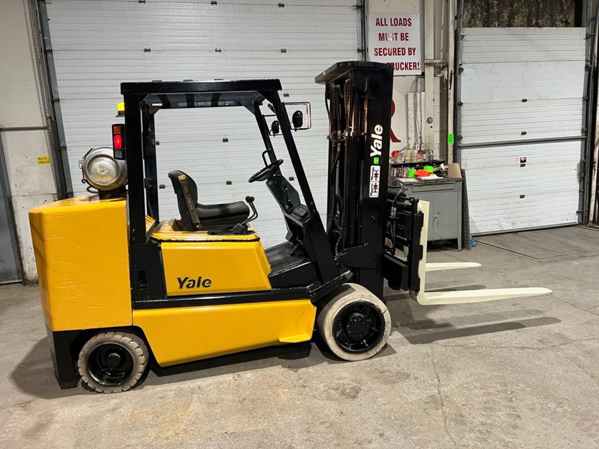 NICE Yale model 120 - 12,000lbs Capacity Forklift NEW 48" Forks & NEW Sideshift & Fork