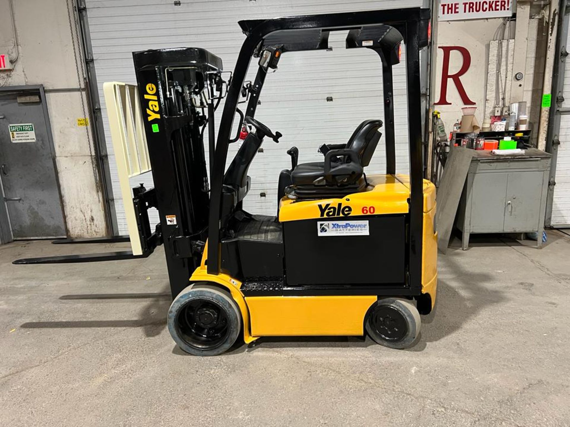 NICE 2010 Yale 60 - 6,000lbs Capacity Forklift Electric with 4-STAGE MAST, Sideshift with low