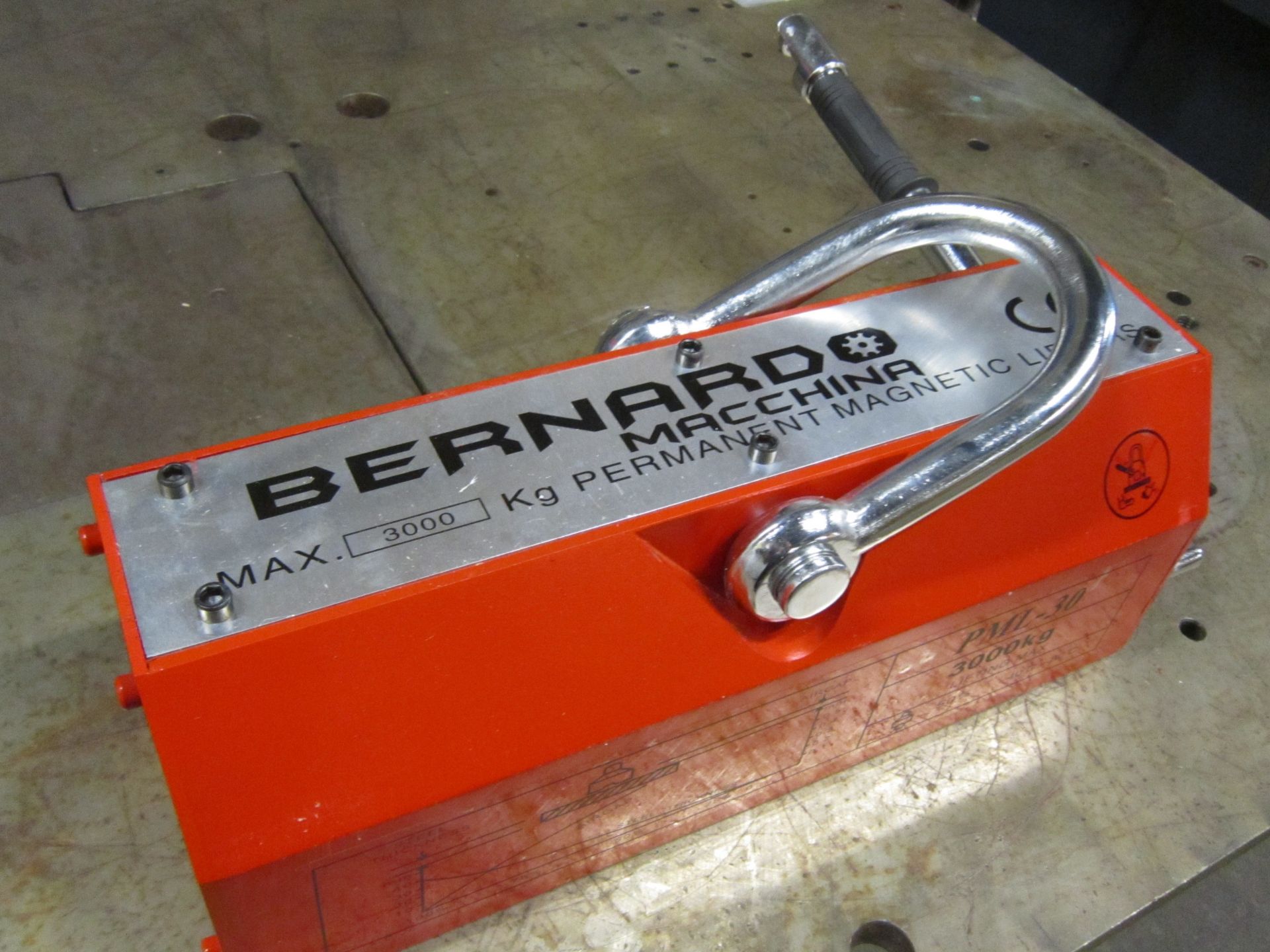 Bernardo 6500lbs / 3 ton Heavy Duty Lifting Magnet - for plate and pipe - MINT UNIT
