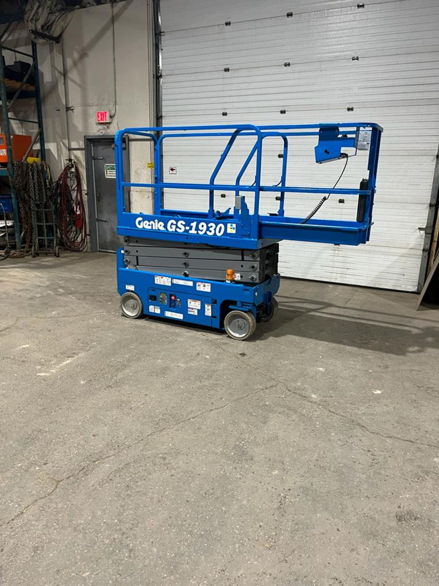 Genie GS-1930 Electric Motorized Scissor Lift - with Extendable Platform Deck with pendant - Image 2 of 2