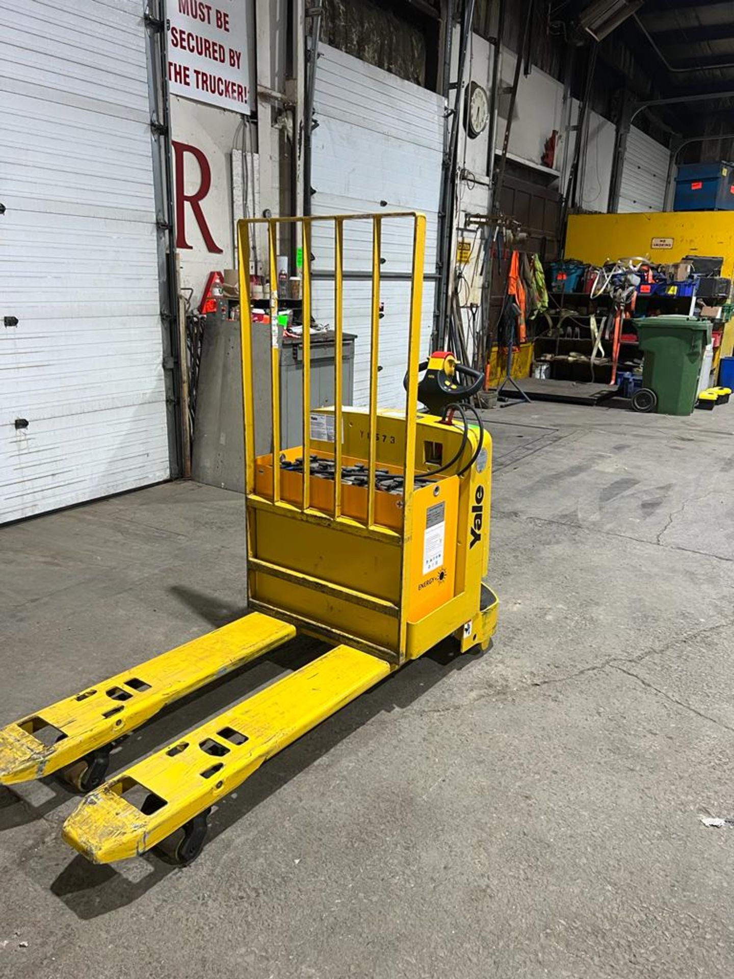 2013 Yale Walk Behind 6,000lbs capacity Electric Powered Pallet Cart NEW 24V BATTERY VERY LOW HOURS - Image 2 of 4