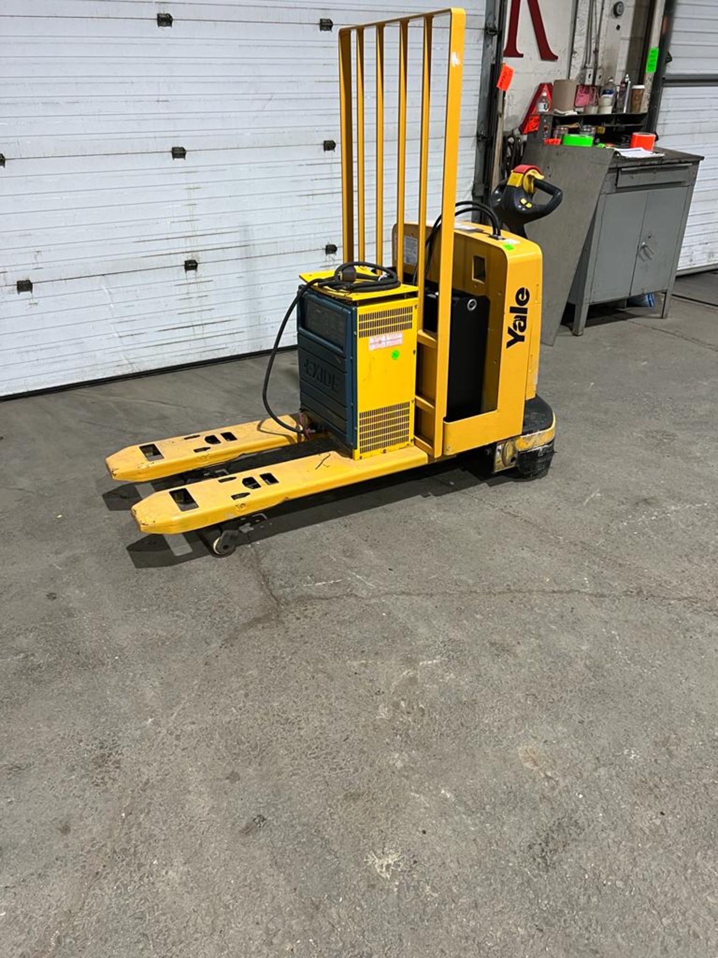 2008 Yale Walk Behind 6500lbs capacity Powered Pallet Cart 12V NEW BATTERY - Walkie unit with