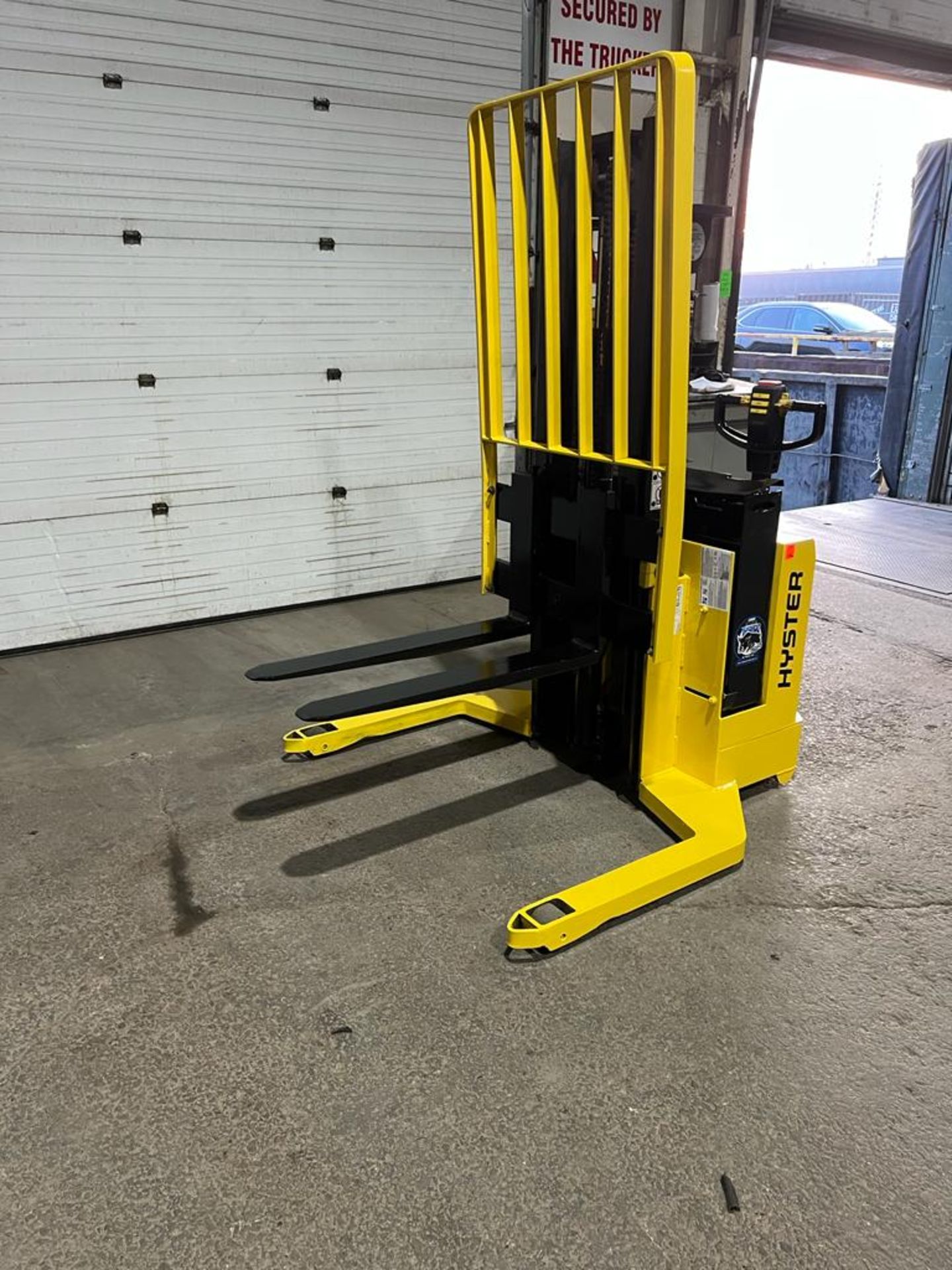 Hyster Pallet Stacker Walk Behind 4,000lbs capacity electric Powered Pallet Cart 24V with LOW HOURS - Image 2 of 3