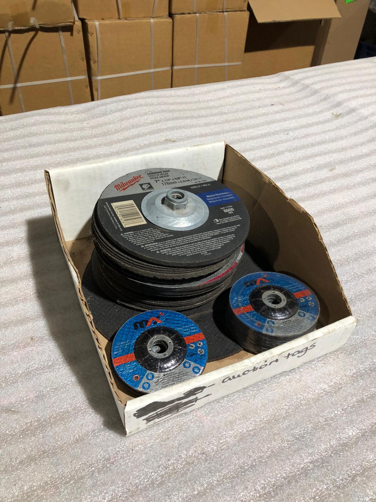 Lot of Milwaukee and more Grinding Discs MINT condition
