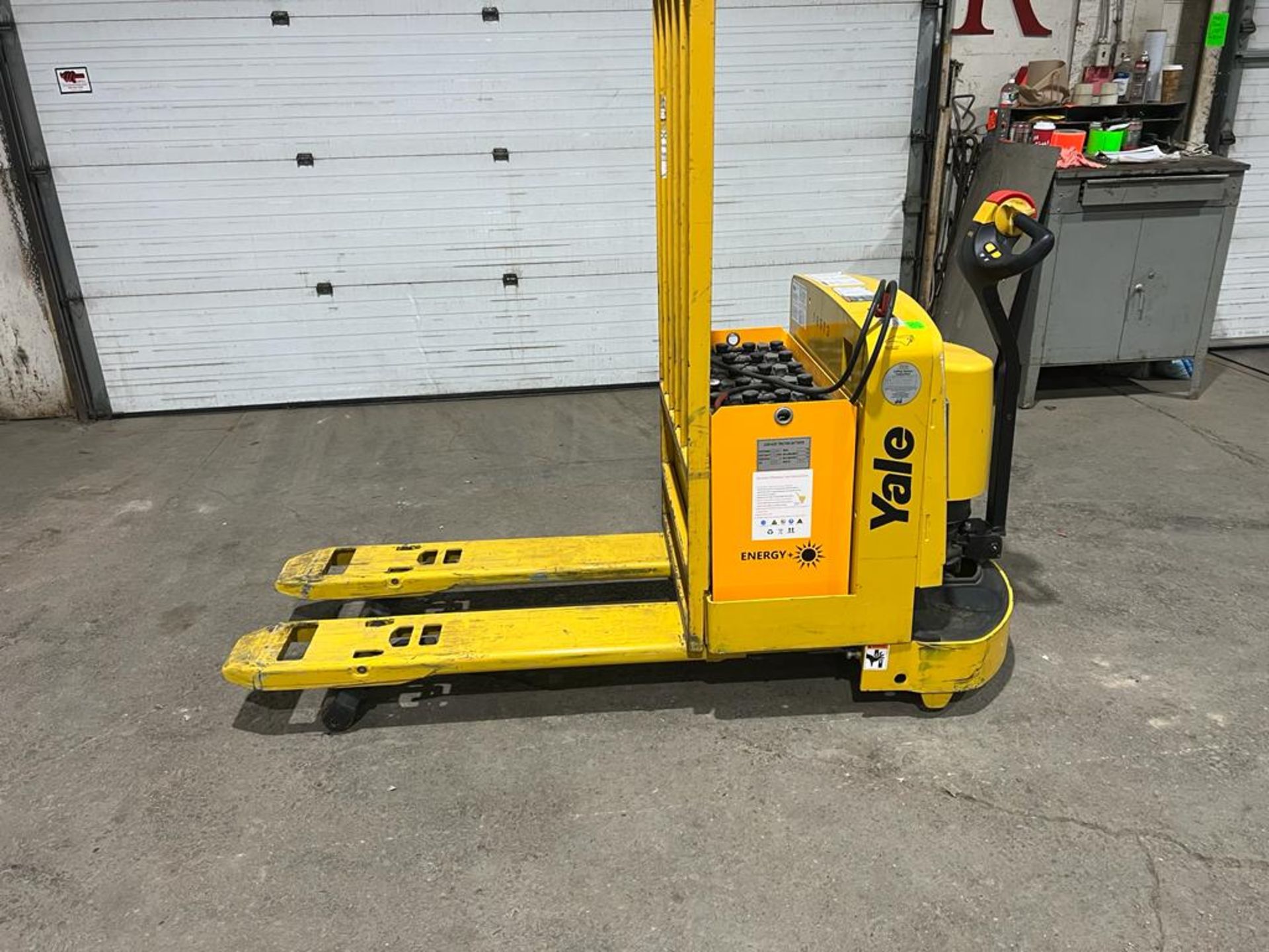 2013 Yale Walk Behind 6,000lbs capacity Electric Powered Pallet Cart NEW 24V BATTERY VERY LOW HOURS