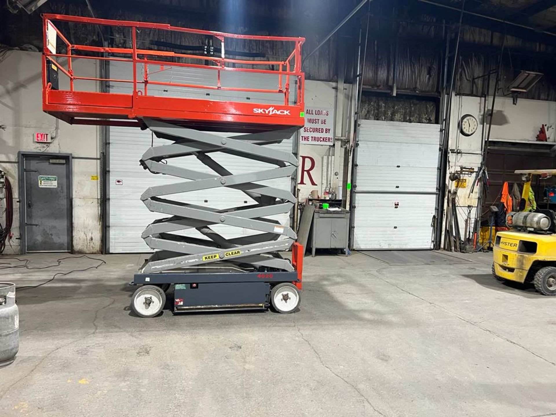 2008 Skyjack III model 4626 Electric Motorized Scissor Lift with pendant controller with extendable