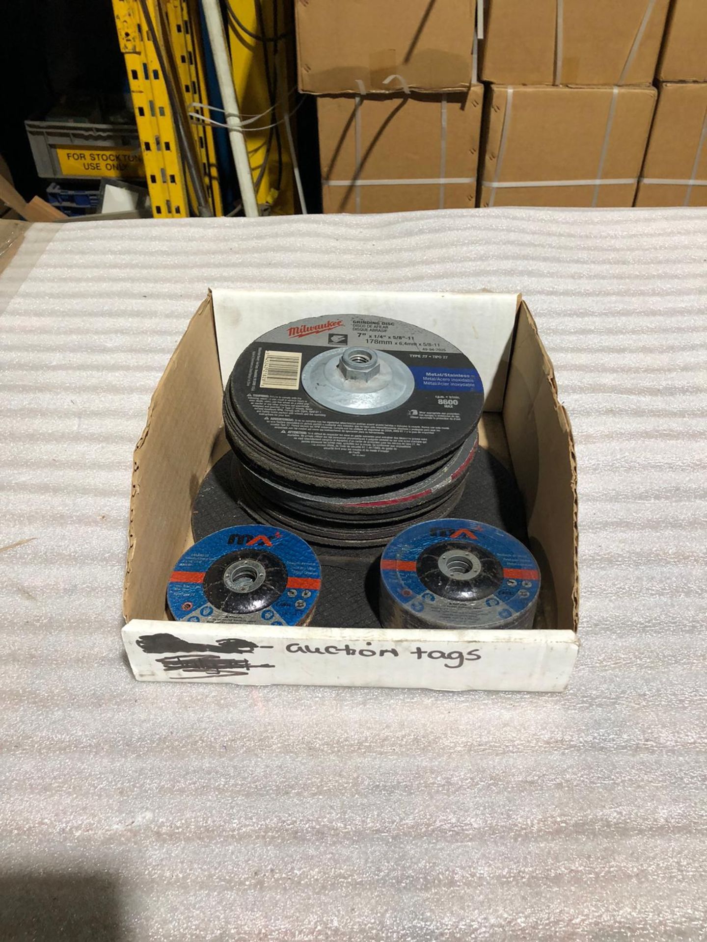 Lot of Milwaukee and more Grinding Discs MINT condition - Image 3 of 3