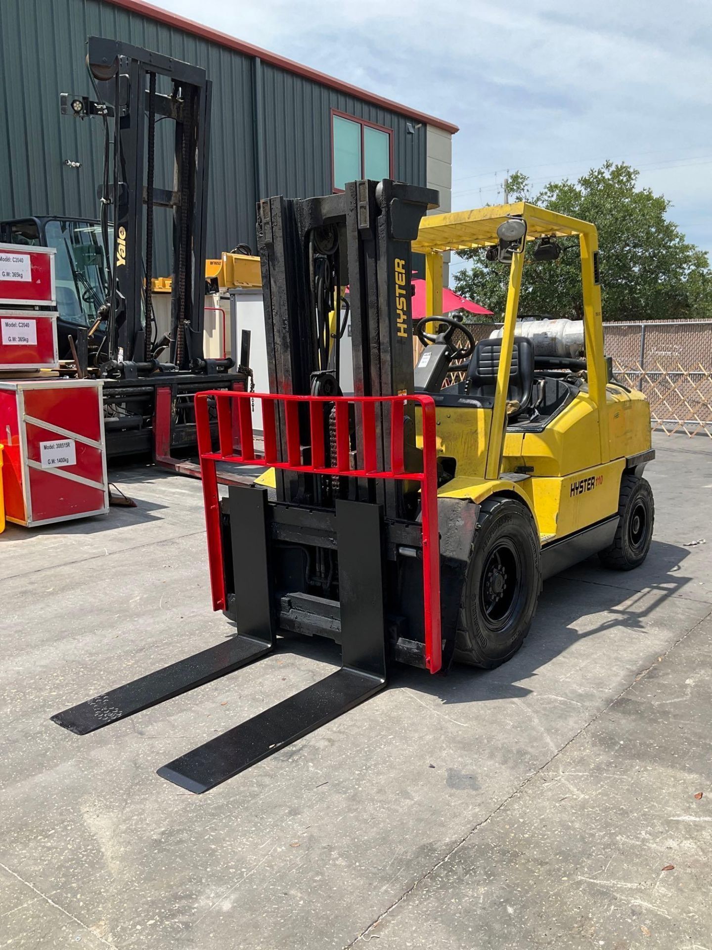 HYSTER FORKLIFT MODEL H110XM, LPG (propane) POWERED 11,000LBS Capacity - APPROX MAX HEIGHT 172in, - Image 5 of 7