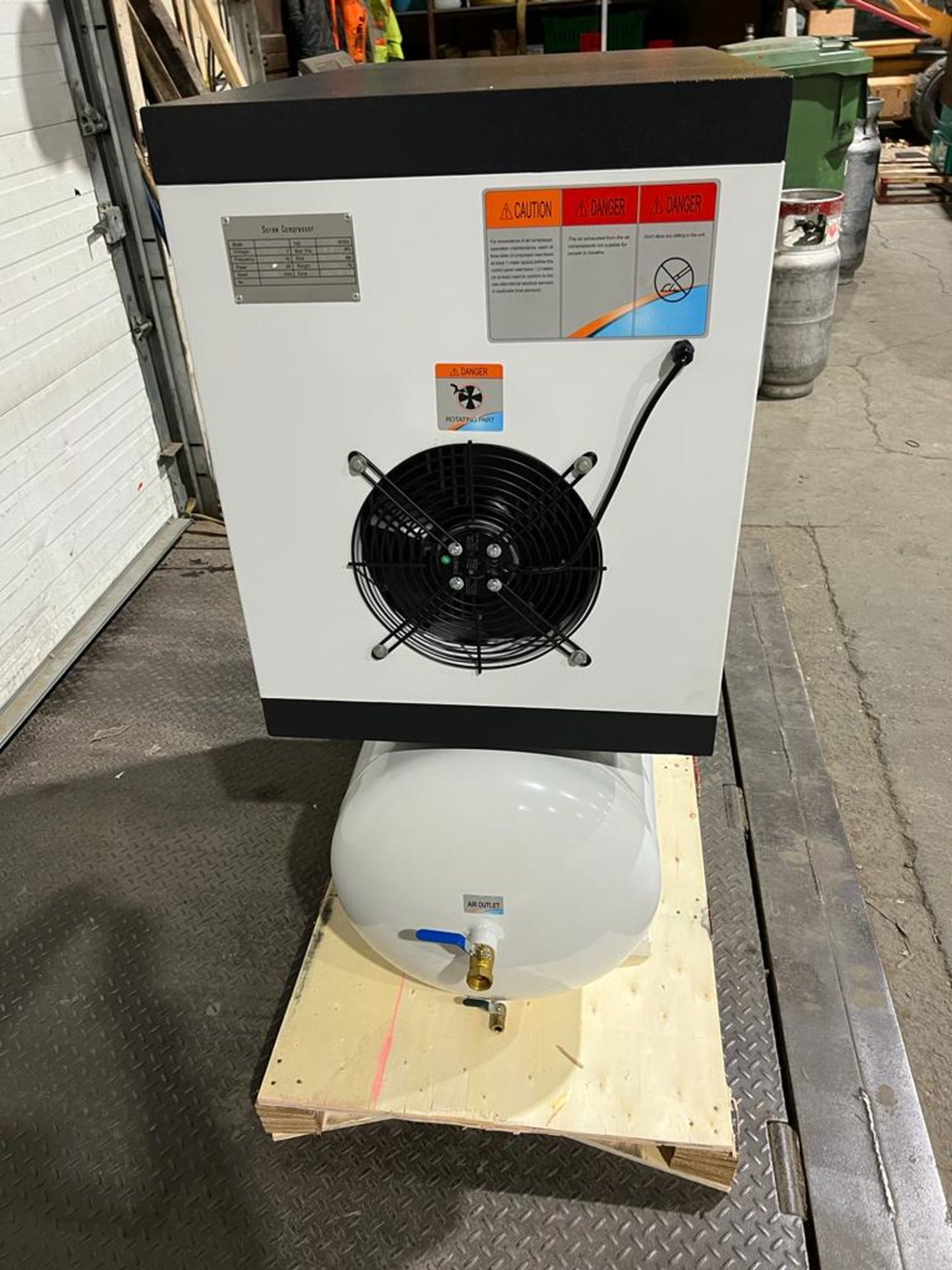 MINT Pneu-Airtec 7.5HP Rotary Screw Air Compressor - UNUSED COMPRESSOR - Image 3 of 4