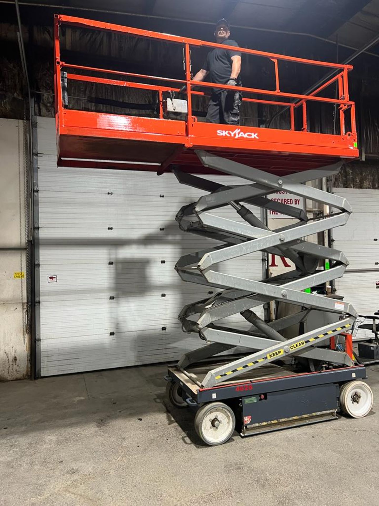 2008 Skyjack model 4626 Electric Motorized Scissor Lift with pendant controller with extendable - Image 2 of 5