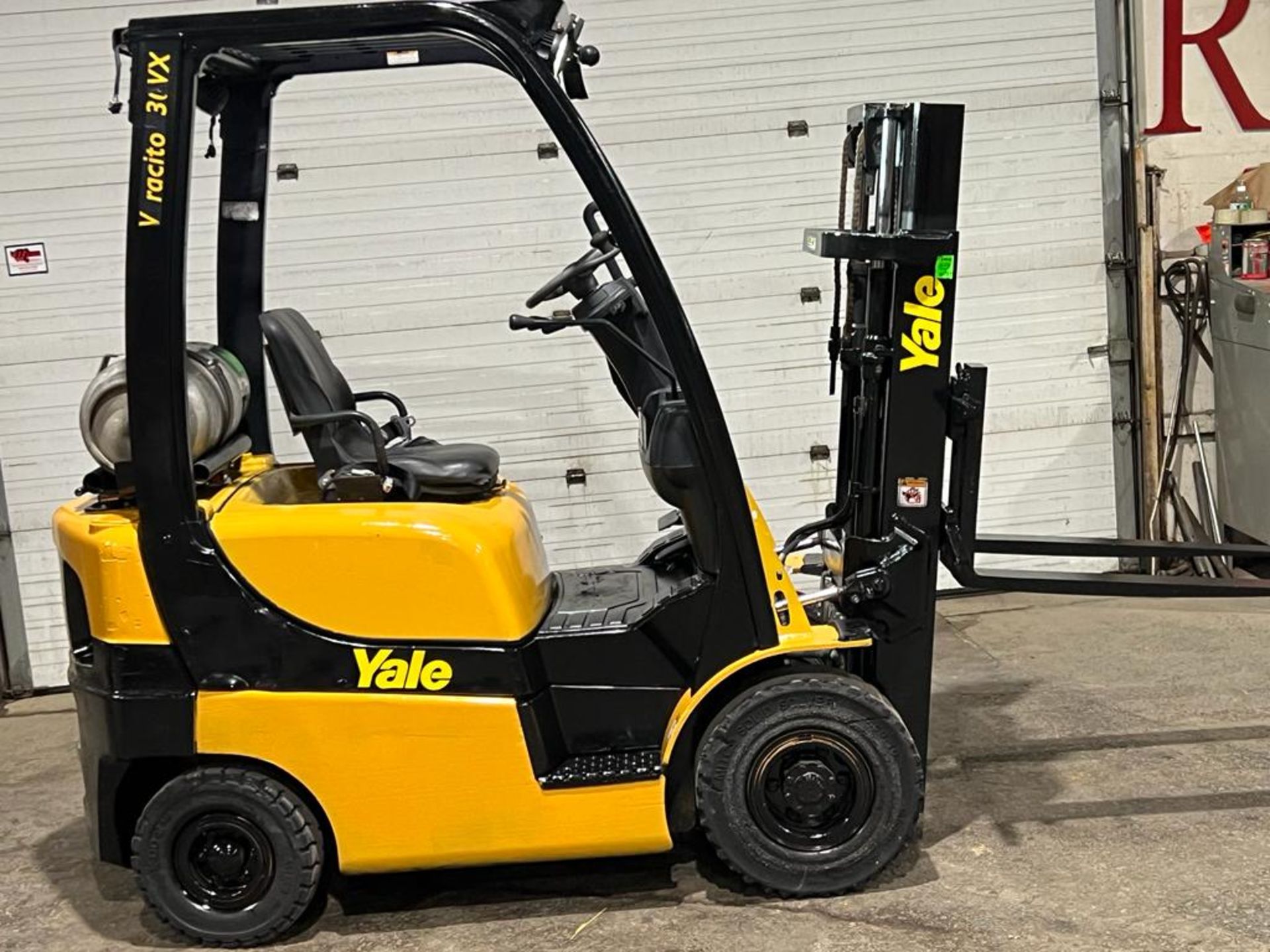 NICE 2017 Yale 30 - 3,000lbs Capacity OUTDOOR Forklift LPG (propane) with Trucker Mast & Foam Filled