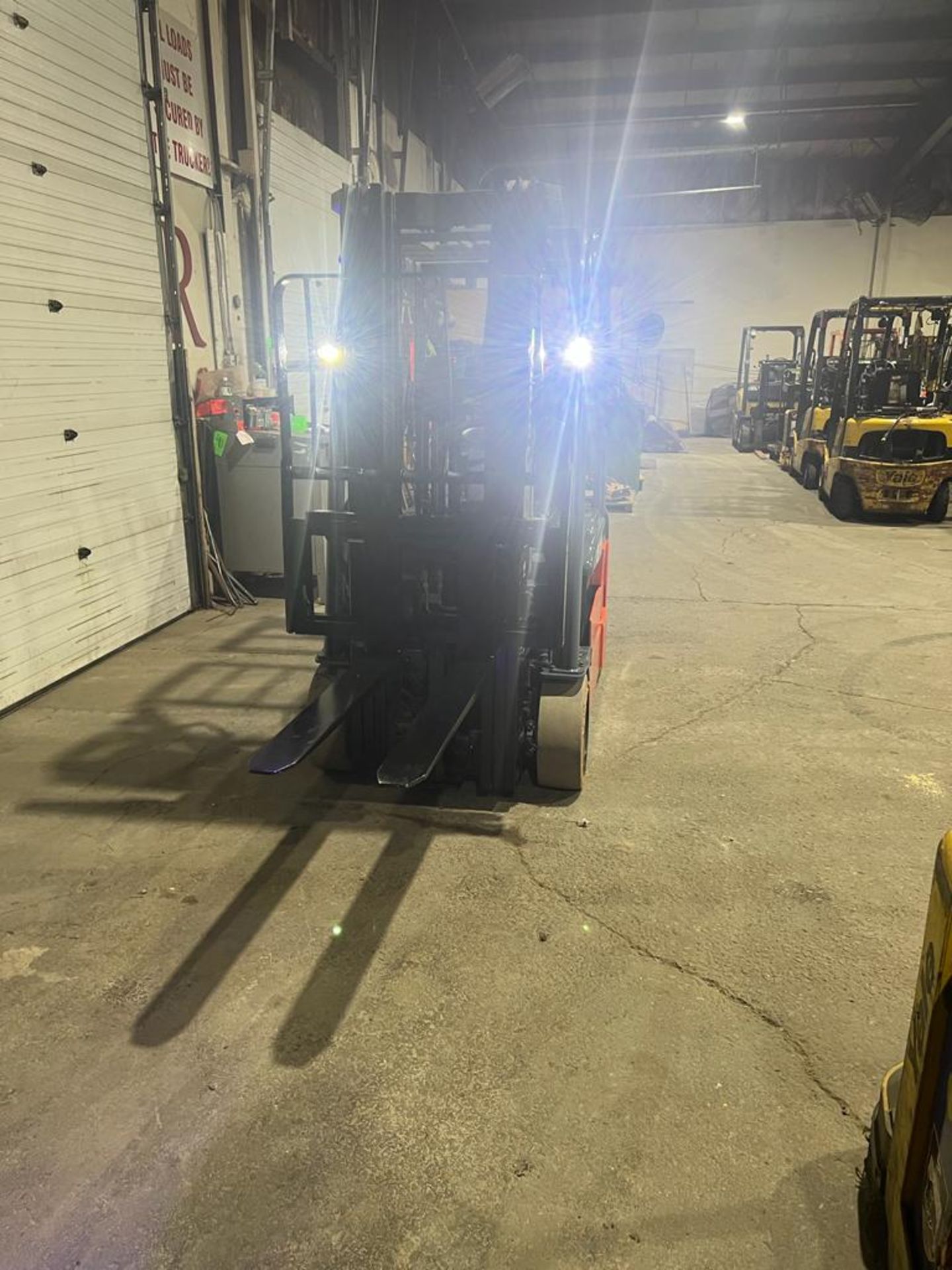 2018 Toyota 3,600lbs Capacity Forklift NEW 36V Battery 3-Wheel with sideshift & 3-stage mast with - Image 5 of 6