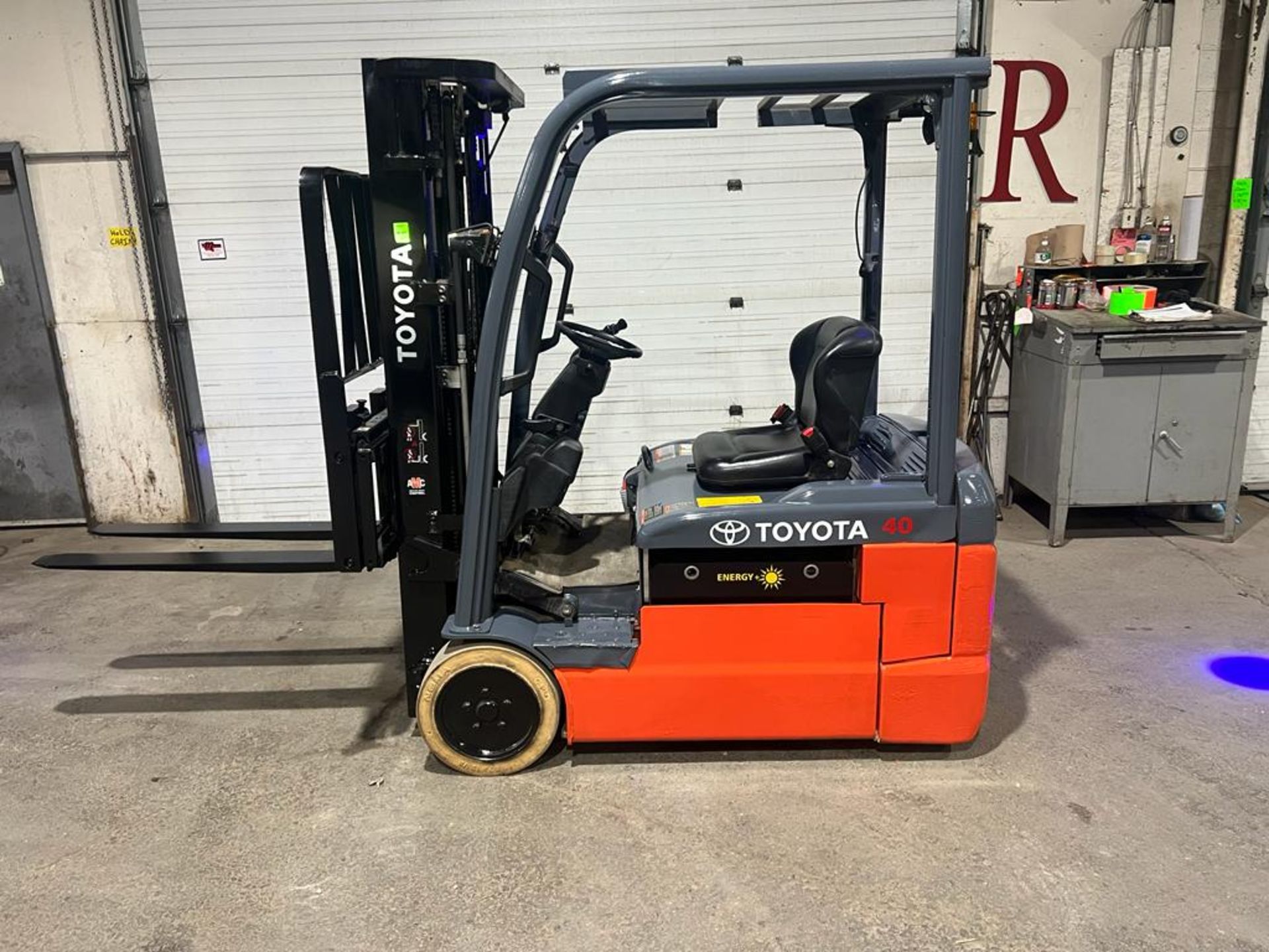 2018 Toyota 3,600lbs Capacity Forklift NEW 36V Battery 3-Wheel with sideshift & 3-stage mast with