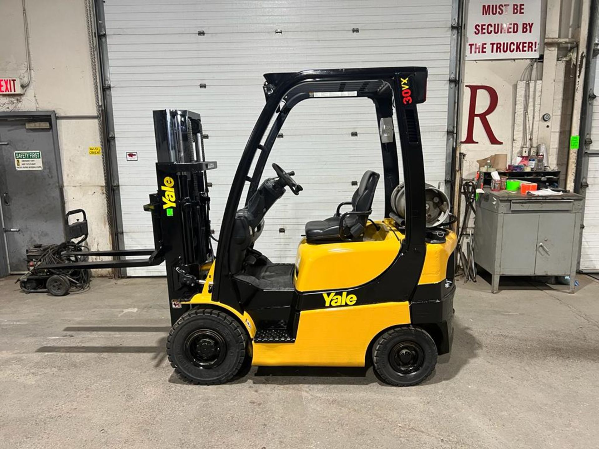 2016 Yale 30 - 3,000lbs Capacity OUTDOOR Forklift LPG (propane) with Trucker Mast & Foam Filled