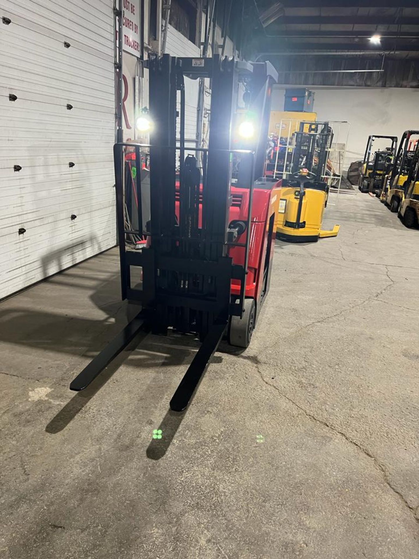 2014 Raymond 3,500lbs Capacity Stand Up Electric Forklift with 3-stage Mast, sideshift, 36V Battery - Image 4 of 5