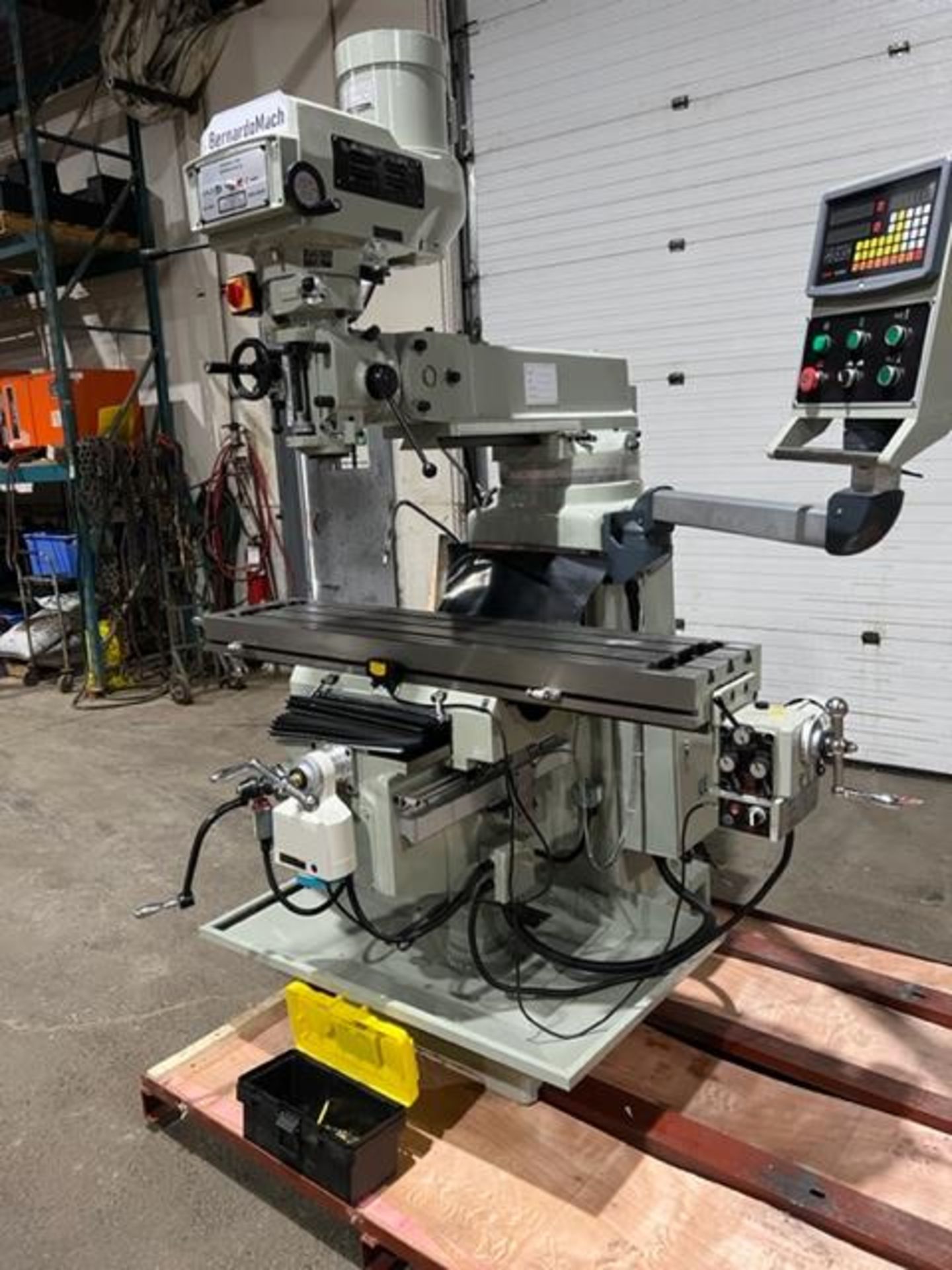 BernardoMach MINT / UNUSED Milling Machine with Full Power Feed Table on ALL AXIS (X, Y and Z) 54" x - Image 5 of 6