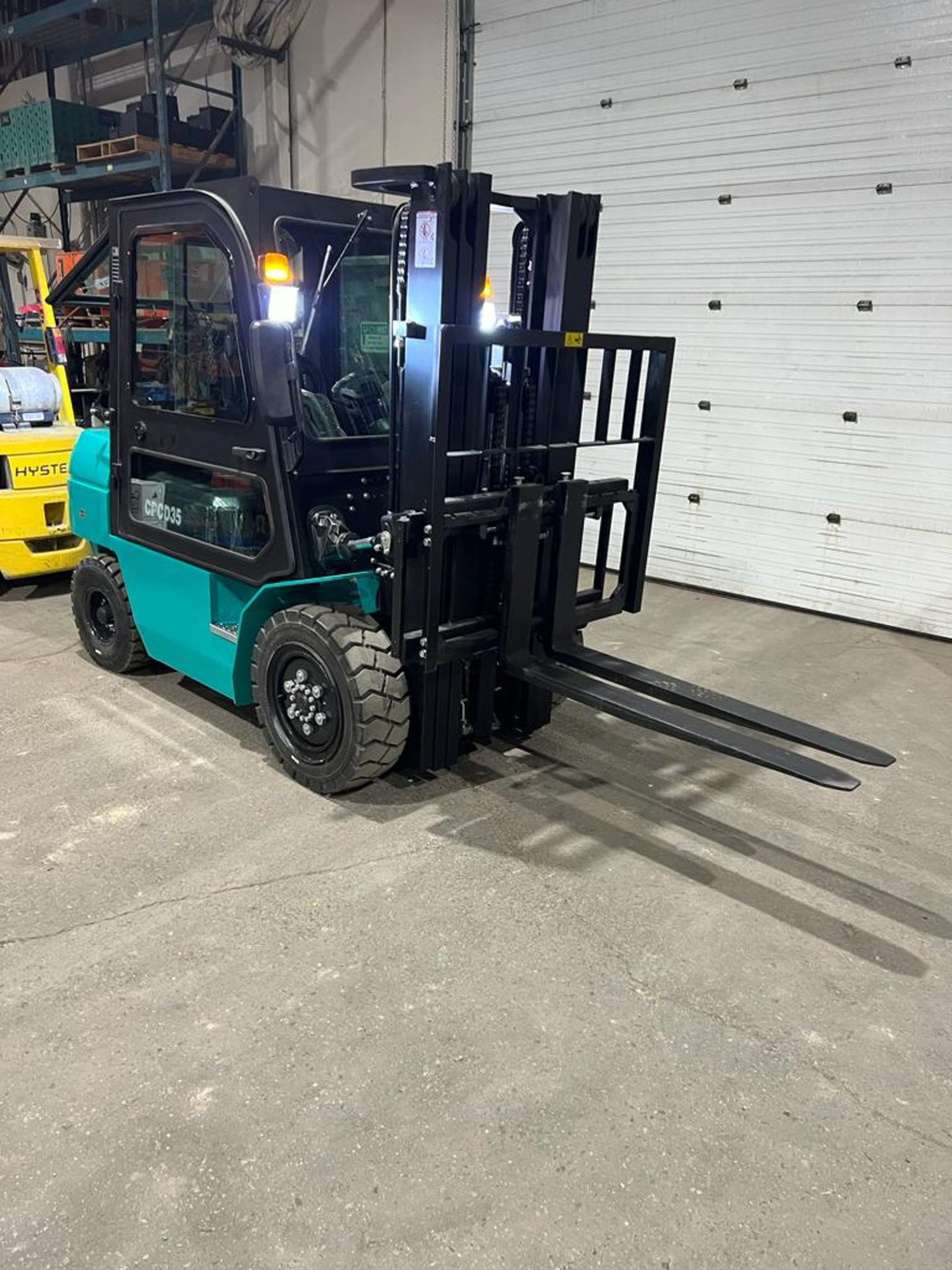 Brand New OMEGA CPCD35 Outdoor 7,000lbs Capacity Forklift - Diesel Powered, 3-stage Mast