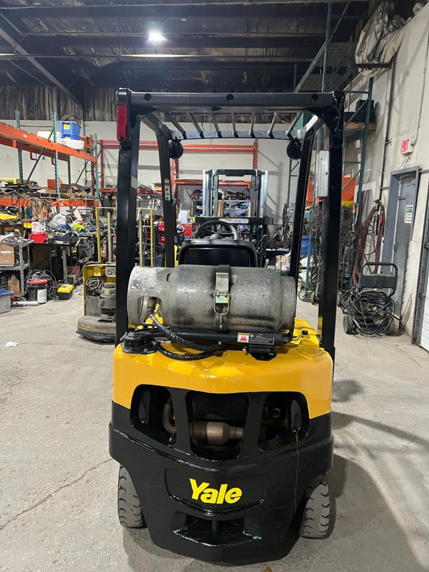 2016 Yale 30 - 3,000lbs Capacity OUTDOOR Forklift LPG (propane) with Trucker Mast & Foam Filled - Image 3 of 5