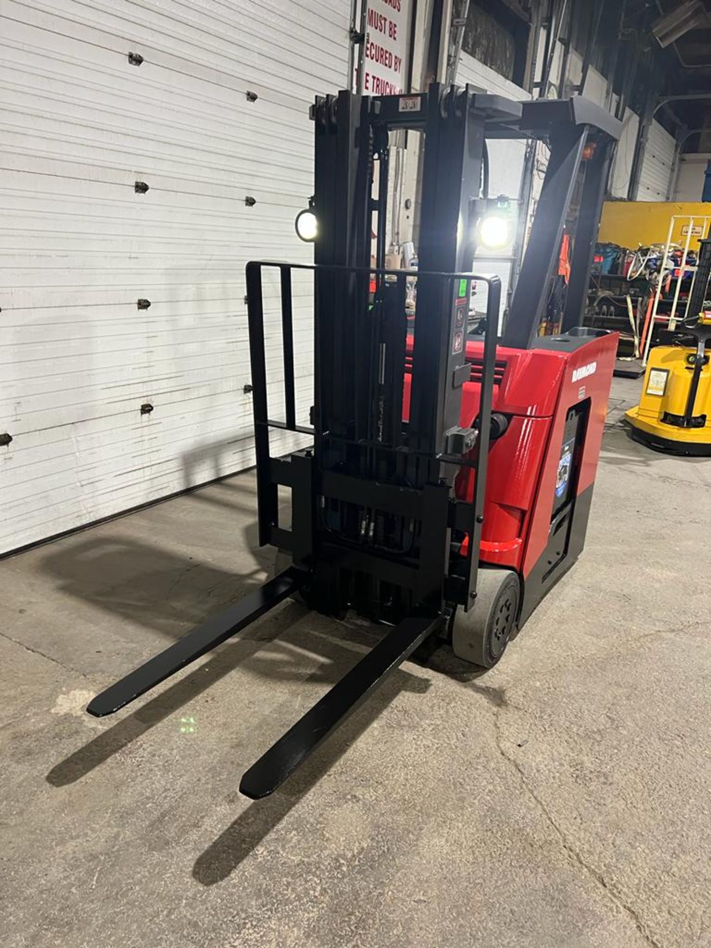 2014 Raymond 3,500lbs Capacity Stand Up Electric Forklift with 3-stage Mast, sideshift, 36V Battery - Image 3 of 5