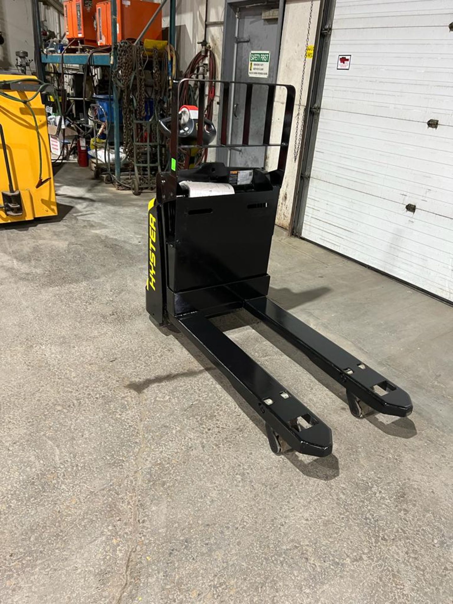 Hyster Walk Behind 4,500lbs capacity Electric Powered Pallet Cart 24V - VERY LOW HOURS - Image 2 of 4