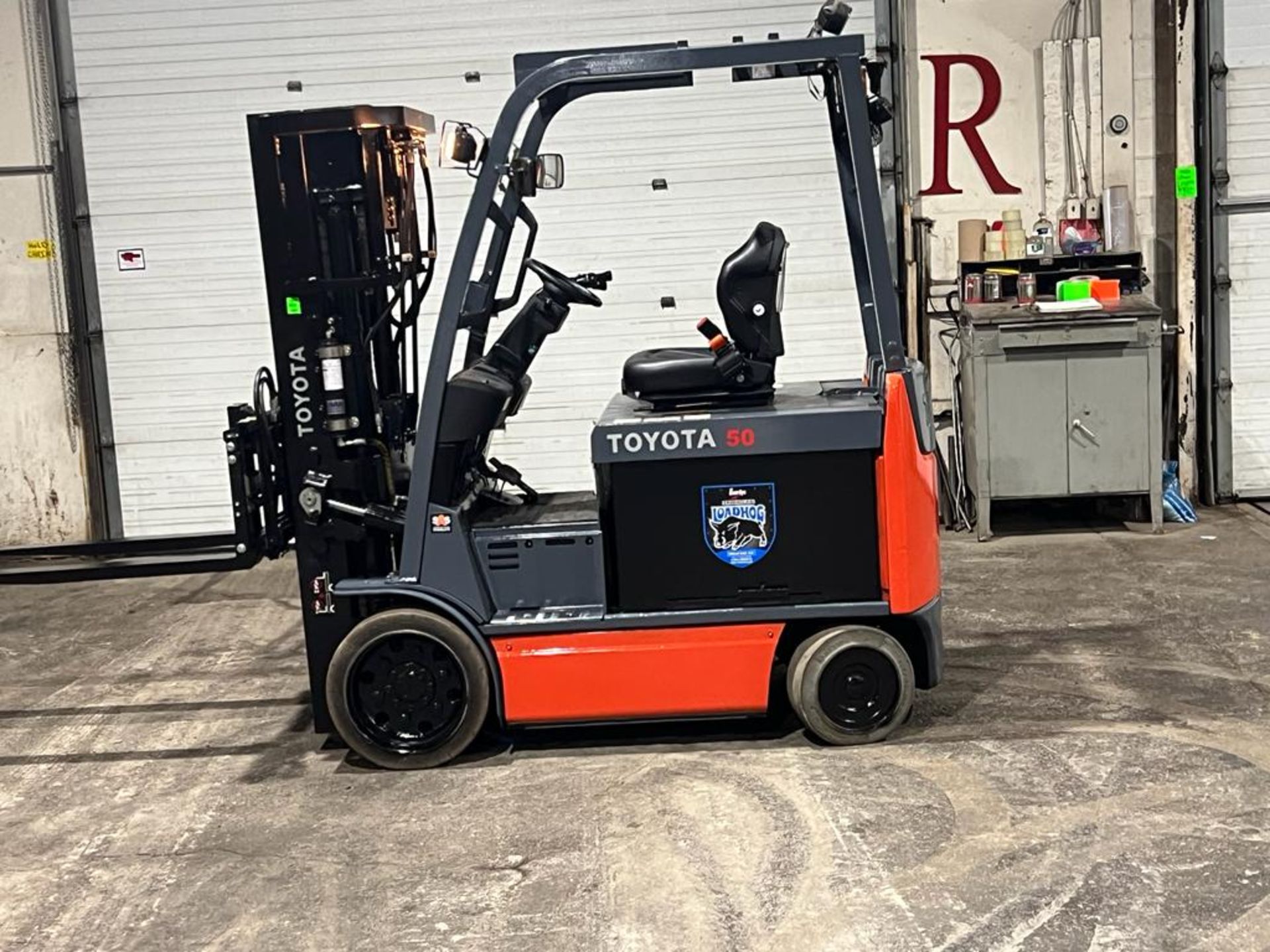 2017 Toyota 50 - 5,000lbs Capacity Electric Forklift 4-STAGE MAST with Sideshift & Fork Positioner -