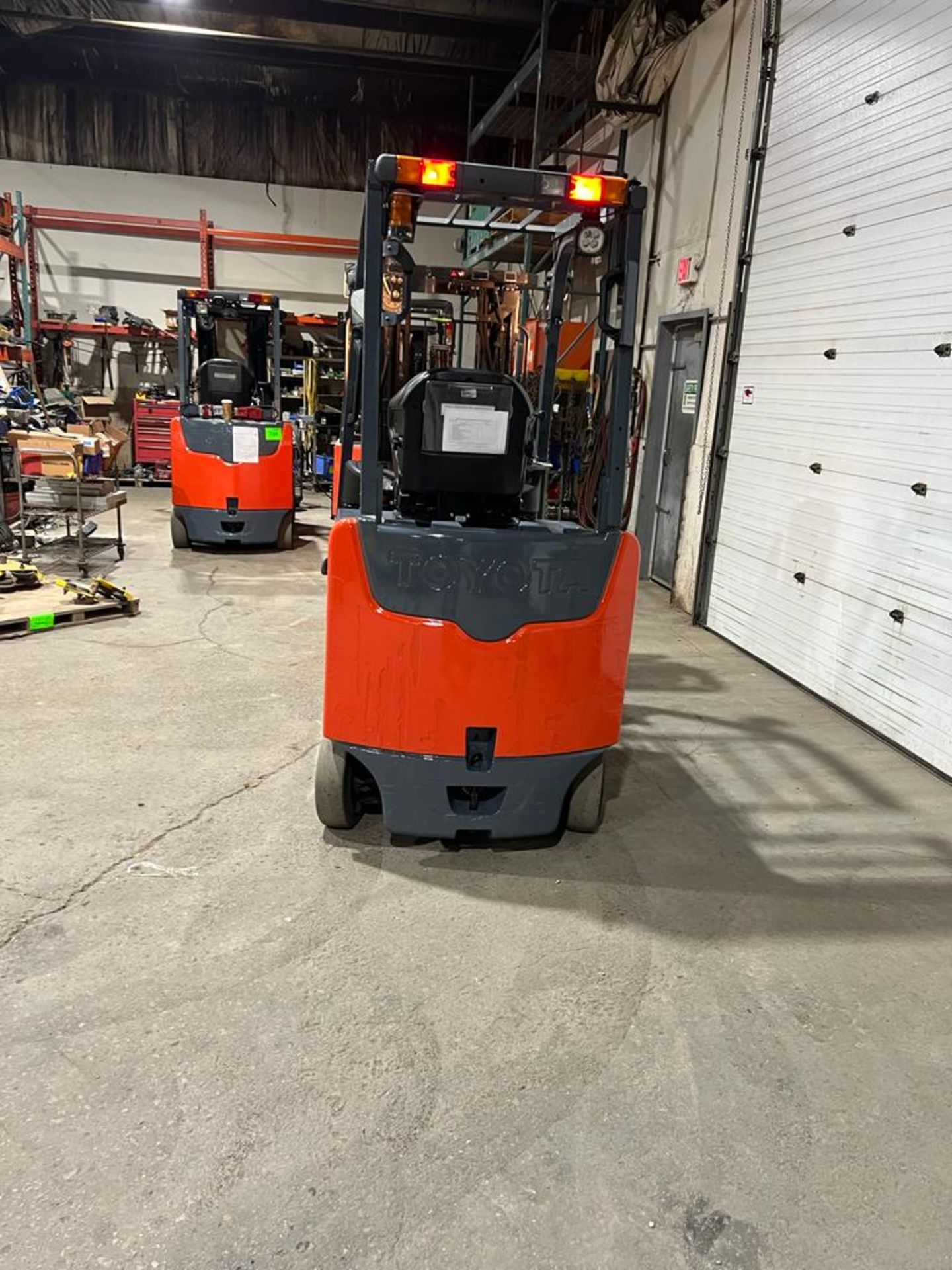 2014 Toyota 5,000lbs Capacity Forklift Electric 48V with 48" FORKS with Sideshift & Plumbed for Fork - Image 4 of 5