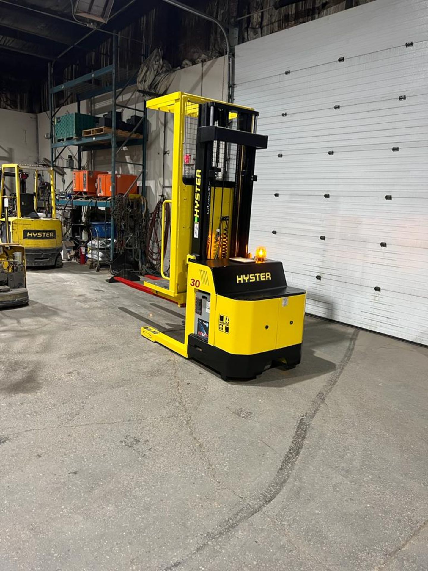 2015 Hyster Order Picker 3000lbs capacity electric Powered Pallet Cart 24V battery - FREE CUSTOMS - Image 3 of 4