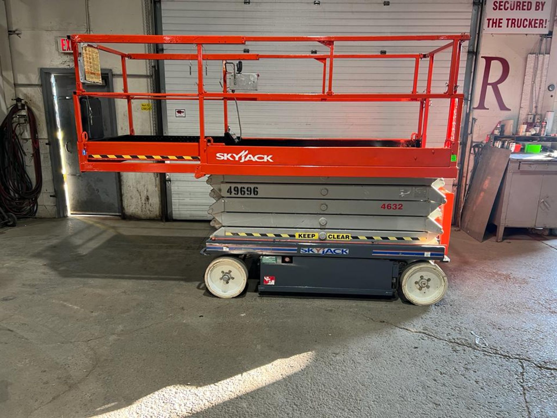 2008 Skyjack III model 4632 Electric Motorized Scissor Lift with pendant controller with - Image 8 of 9