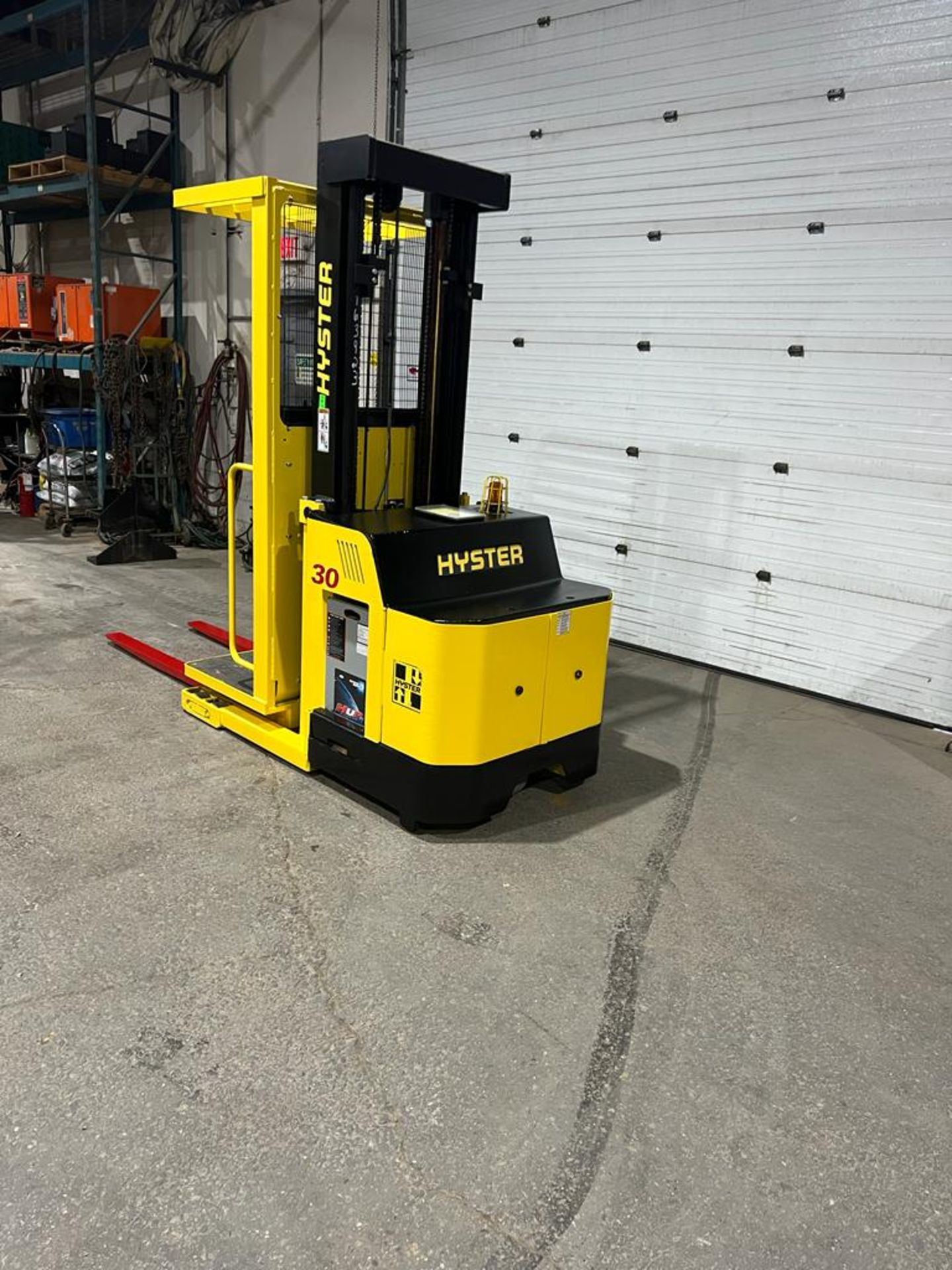 2015 Hyster Order Picker 3000lbs capacity electric Powered Pallet Cart 24V battery - FREE CUSTOMS - Image 3 of 5