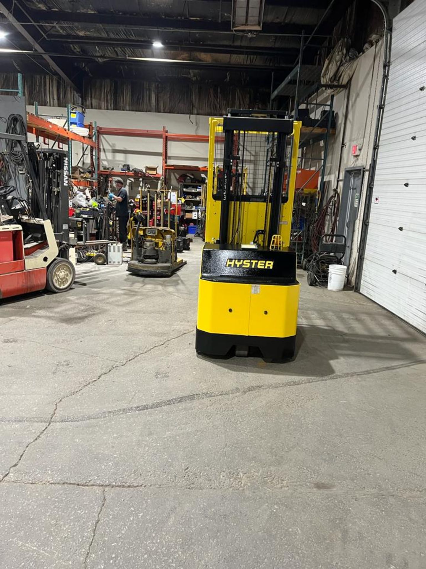 2015 Hyster Order Picker 3000lbs capacity electric Powered Pallet Cart 24V battery - FREE CUSTOMS - Image 3 of 4