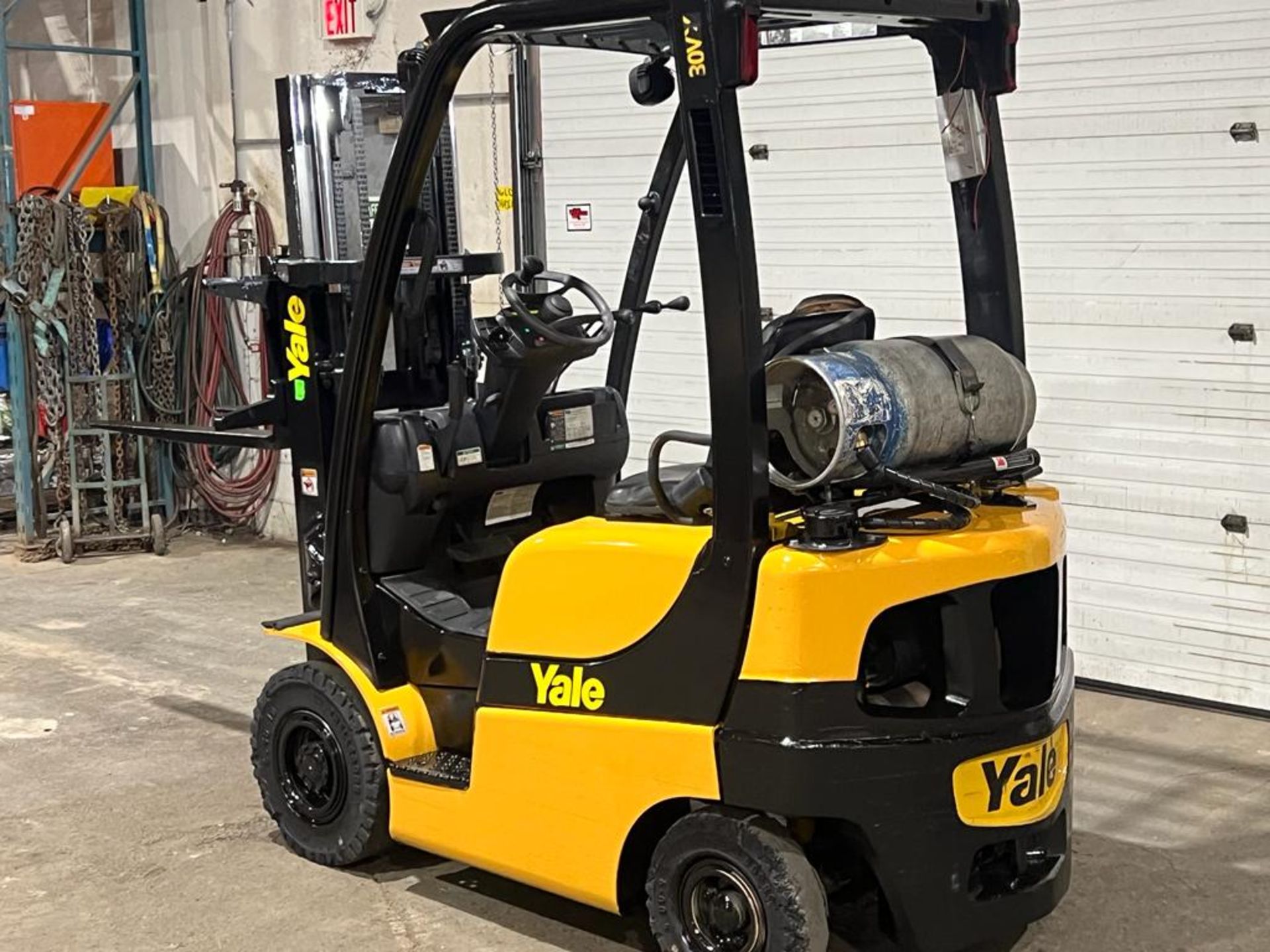 NICE 2015 Yale 30 - 3,000lbs Capacity OUTDOOR Forklift LPG (propane) with Trucker Mast & Foam Filled - Image 4 of 4