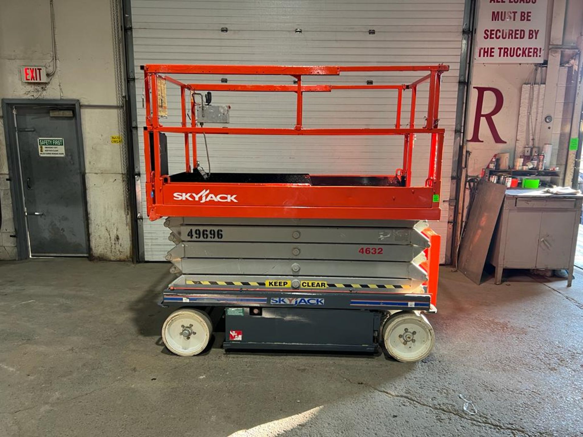 2008 Skyjack III model 4632 Electric Motorized Scissor Lift with pendant controller with - Image 3 of 9