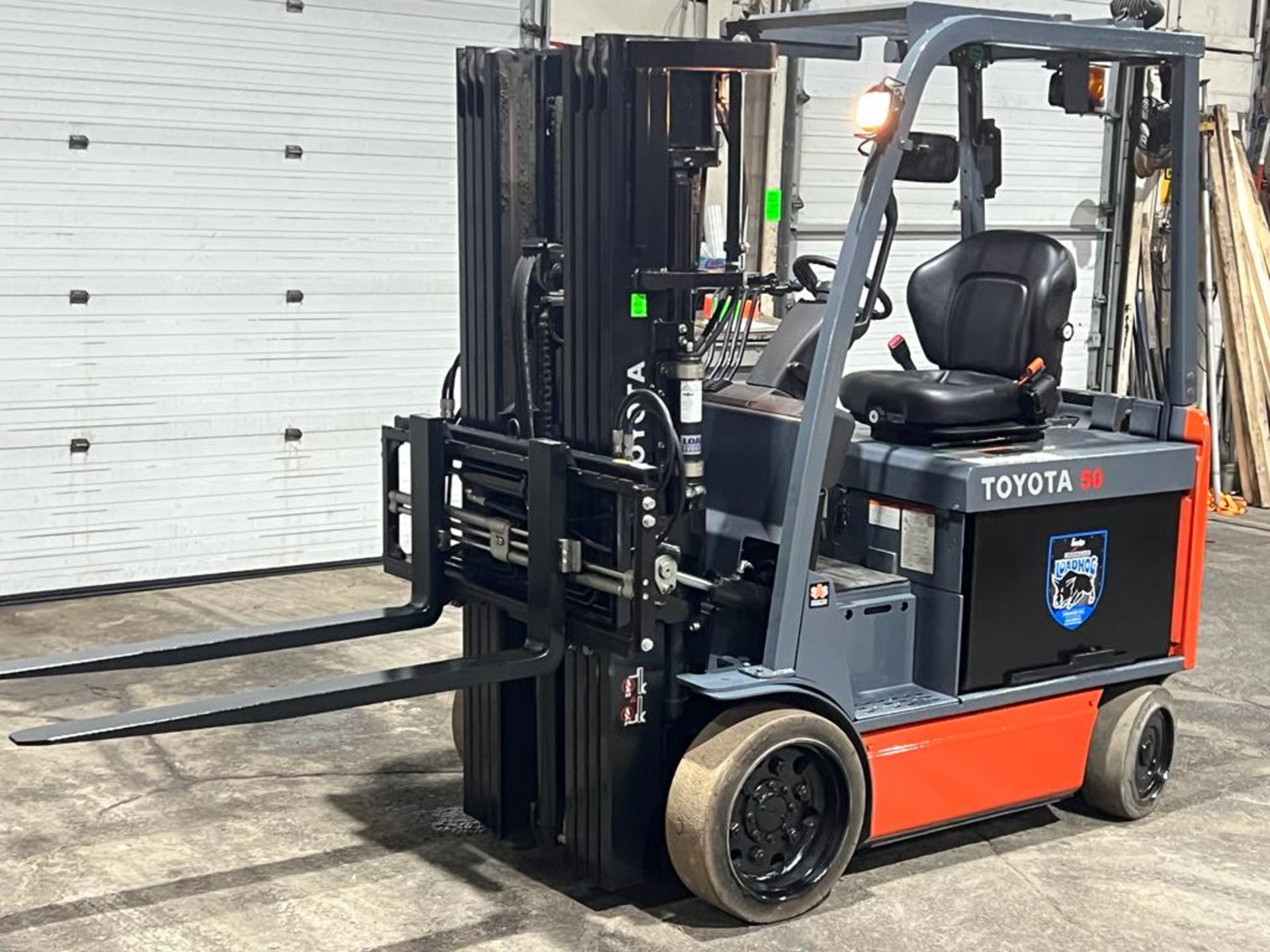 2017 Toyota 50 - 5,000lbs Capacity Electric Forklift 4-STAGE MAST with Sideshift & Fork Positioner -