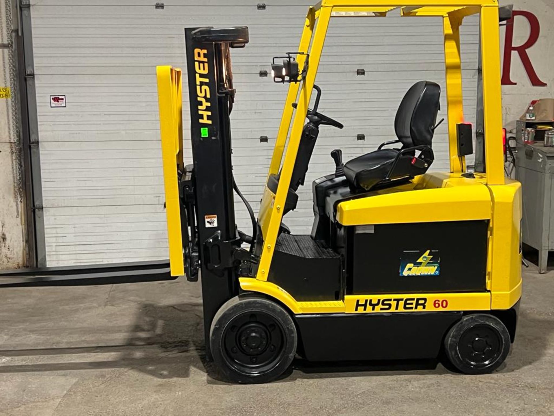Hyster 60 - 6,000lbs Capacity Forklift Electric with Sideshift & 3 stage mast and Very Low Hours 48V
