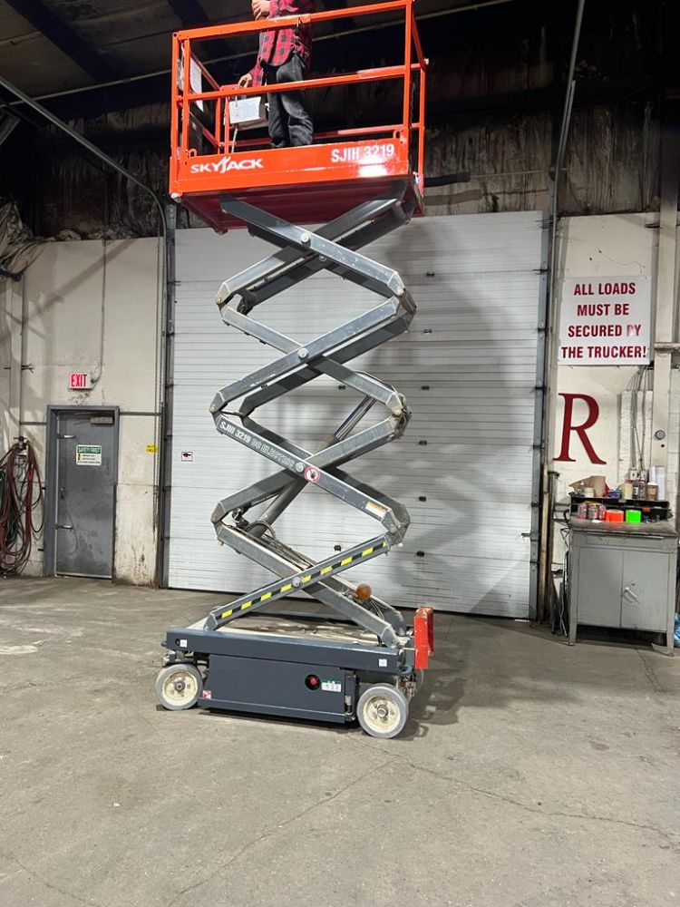 Auction of Surplus Equipment – MINT Weld Facility With 50+ Forklifts, SkyJacks, Pipe Threaders, Welders, Cabinets ++ *** NEW LOTS POSTED DAILY
