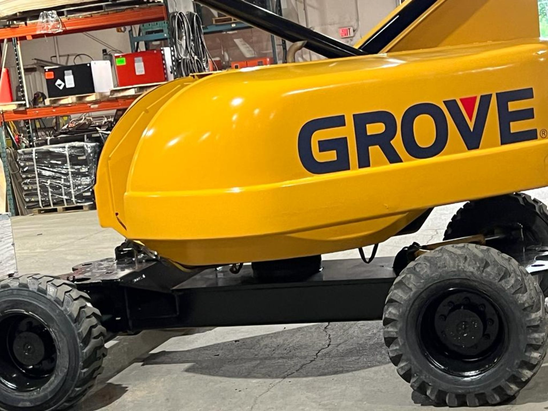 Grove model MZ46C Zoom Boom Man Lift Unit with 46' Working Height Lift and Low Hours NICE MACHINE - Image 9 of 10