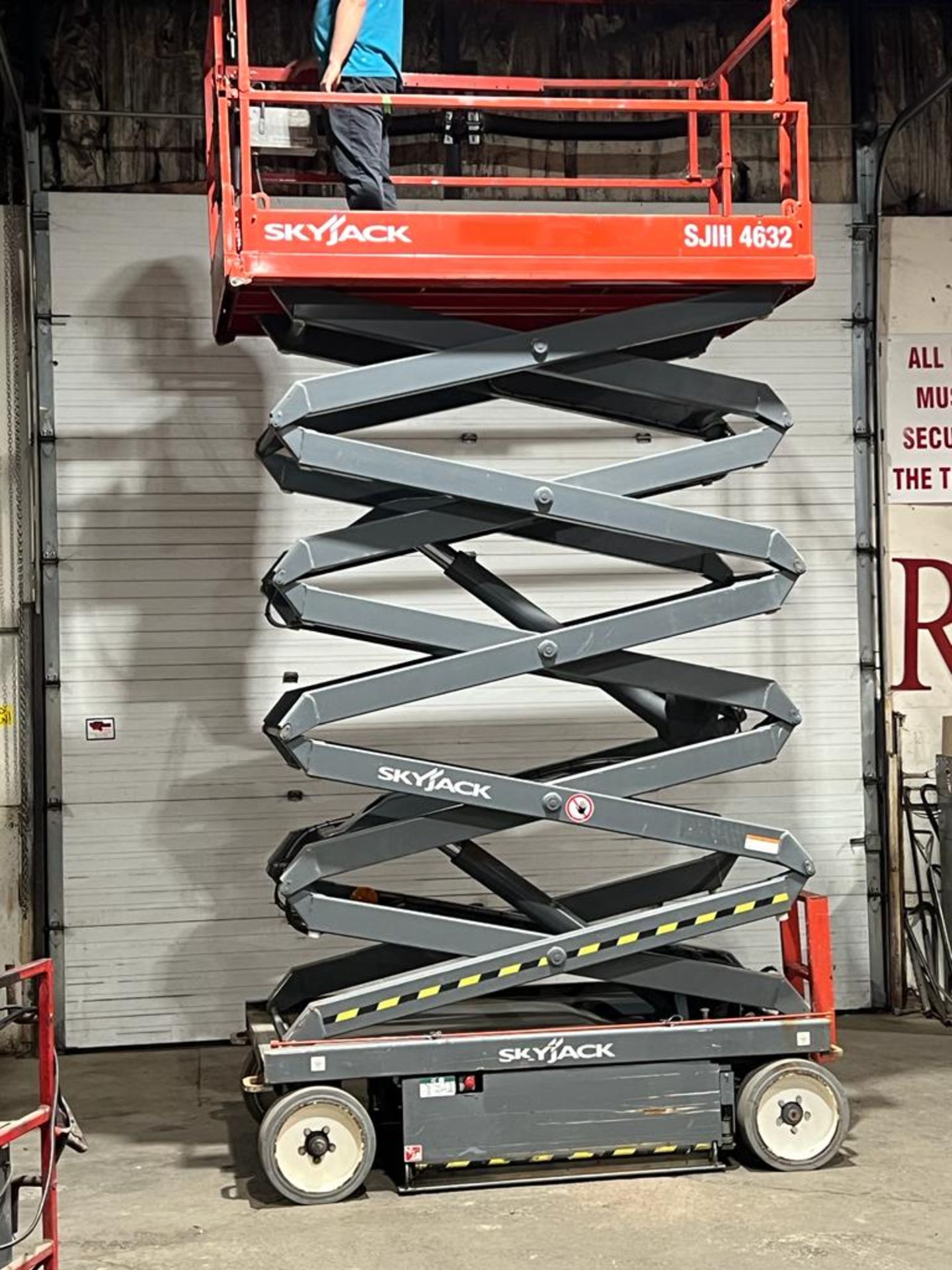 2014 Skyjack III model 4632 Electric Motorized Scissor Lift with pendant controller with - Image 2 of 2