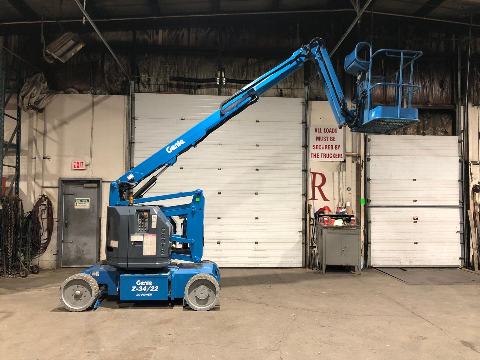 2007 Genie Boom Lift model Z-34/22N with 34' high 500lbs Lift Capacity with VERY LOW hours ELECTRIC