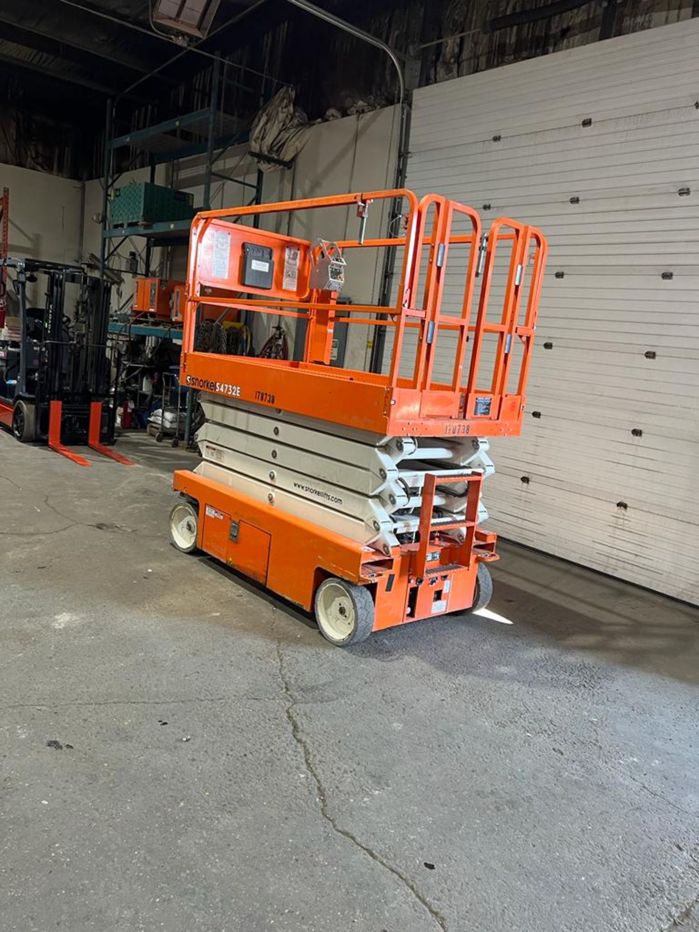 2017 Snorkel S4732E Electric Motorized Scissor Lift - with VERY LOW HOURS with pendant controller - Image 4 of 4