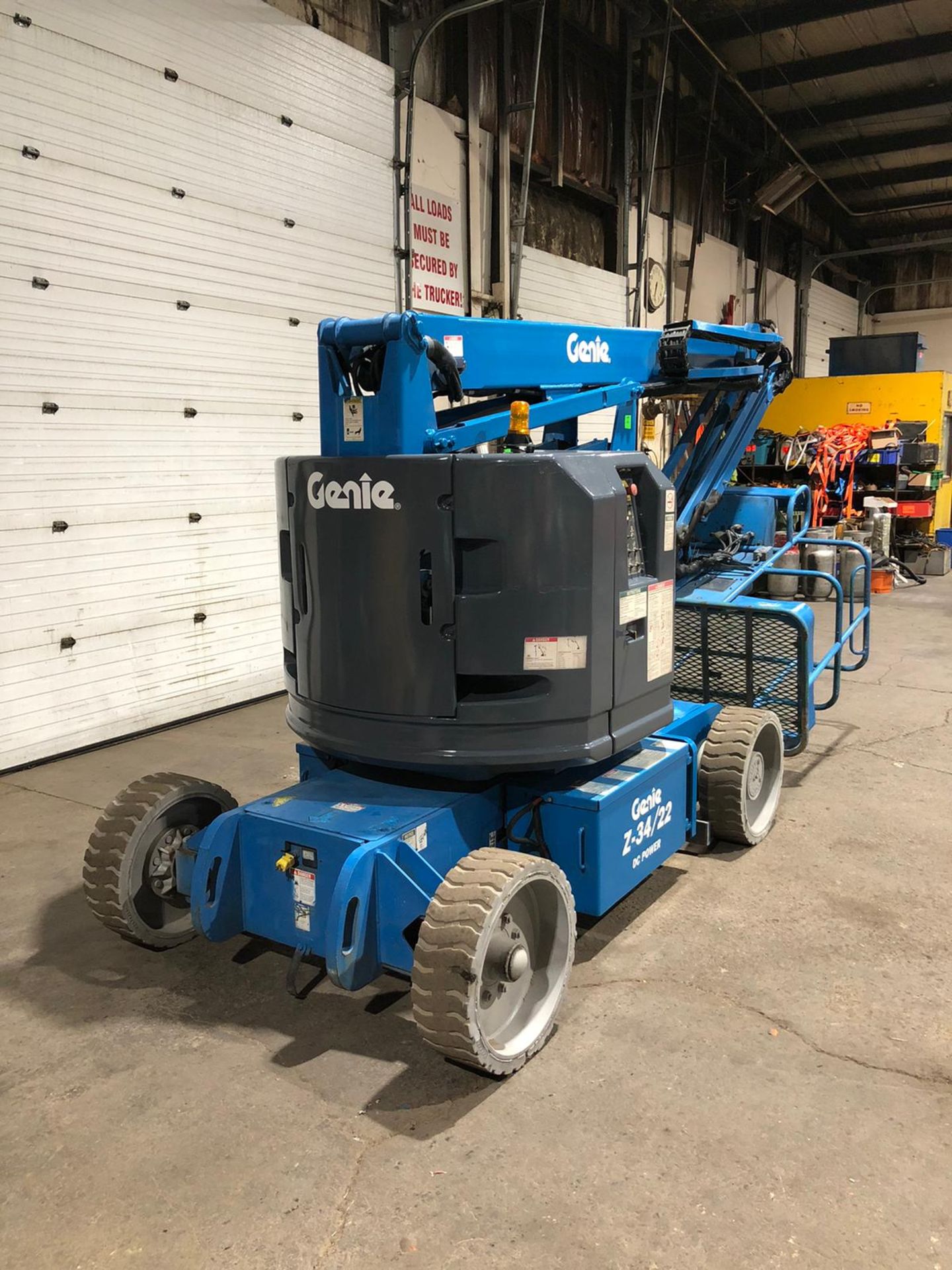 2007 Genie Boom Lift model Z-34/22N with 34' high 500lbs Lift Capacity with VERY LOW hours ELECTRIC - Image 4 of 4