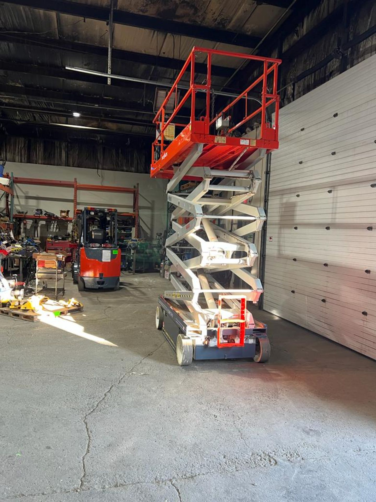 2014 Skyjack III model 4632 Electric Motorized Scissor Lift with pendant controller with - Image 4 of 4